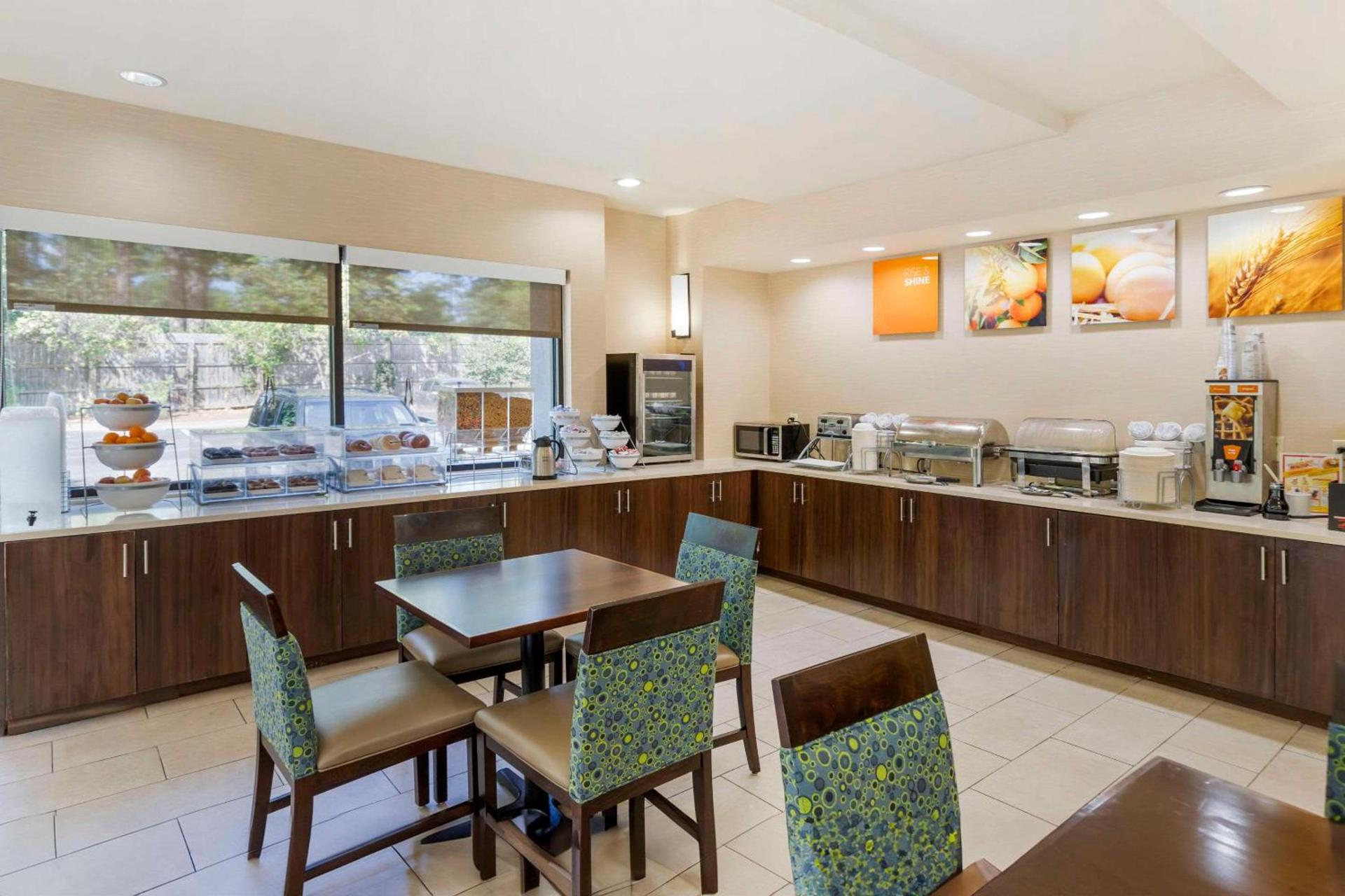 Comfort Suites Columbia Northeast - Fort Jackson photo 36