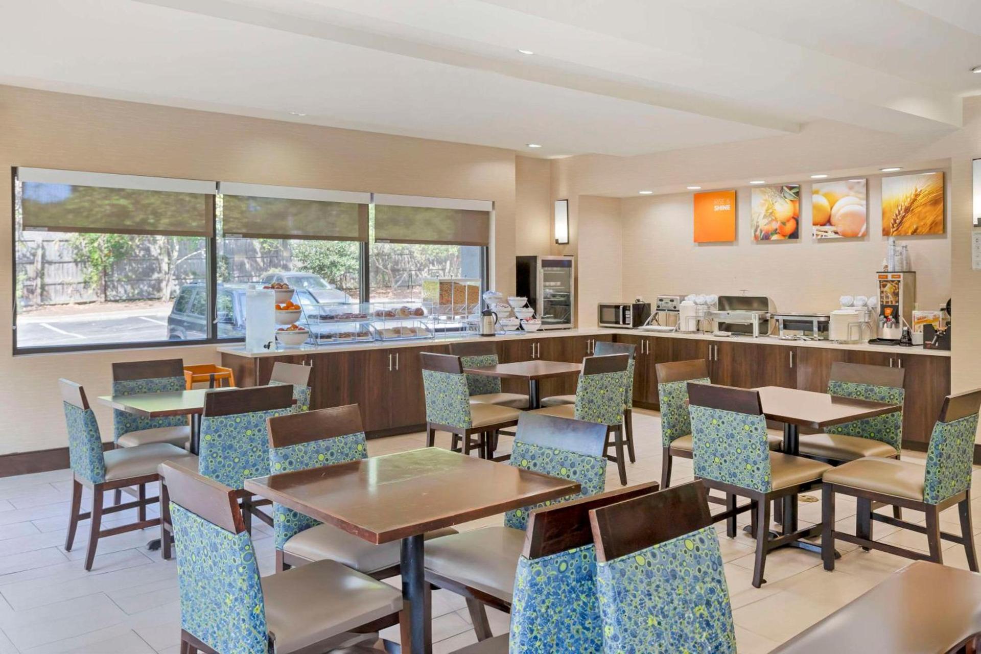 Comfort Suites Columbia Northeast - Fort Jackson photo 37