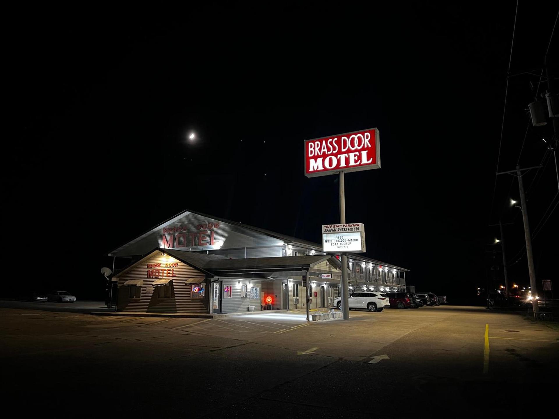 Brass Door Motel photo 3