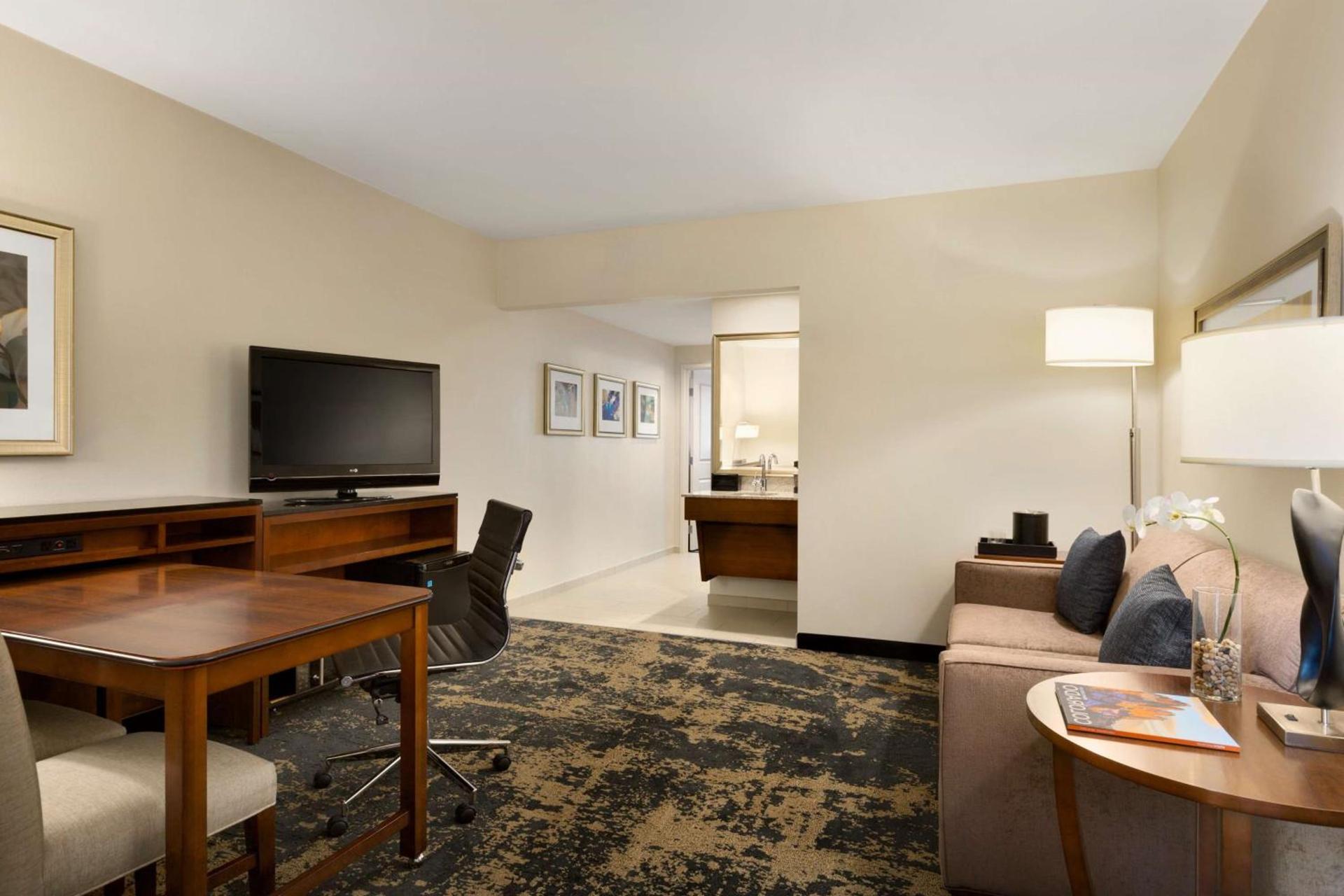 Embassy Suites by Hilton Denver Downtown Convention Center photo 13