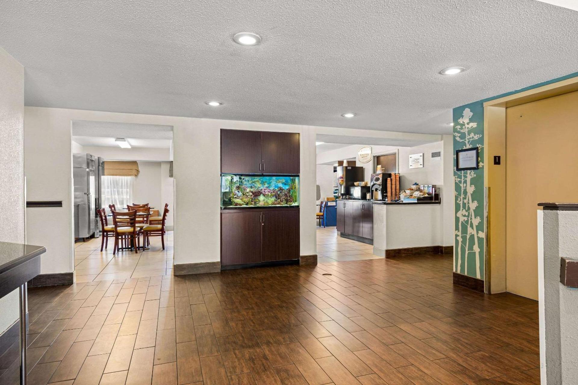 Sleep Inn Wilmington near University photo 5