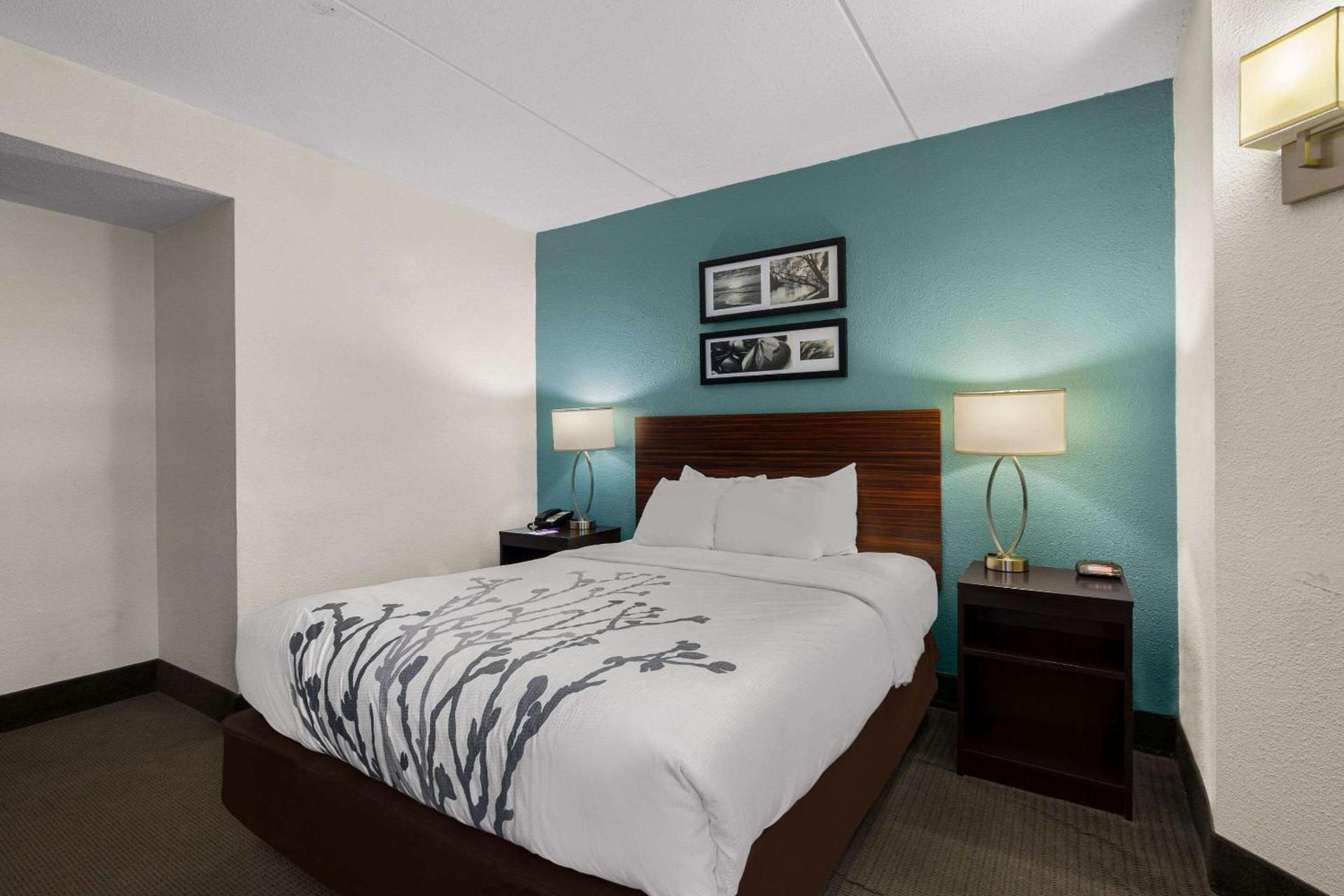 Sleep Inn Wilmington near University photo 13