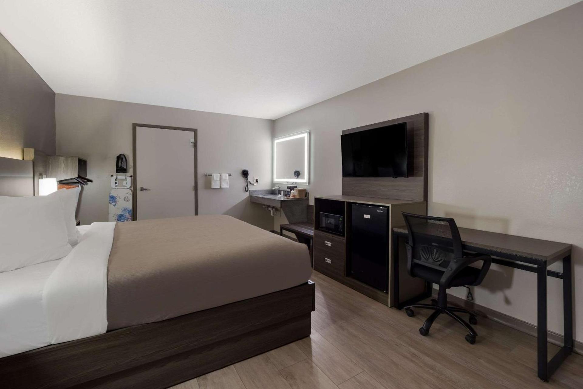 Quality Inn Fort Jackson photo 17