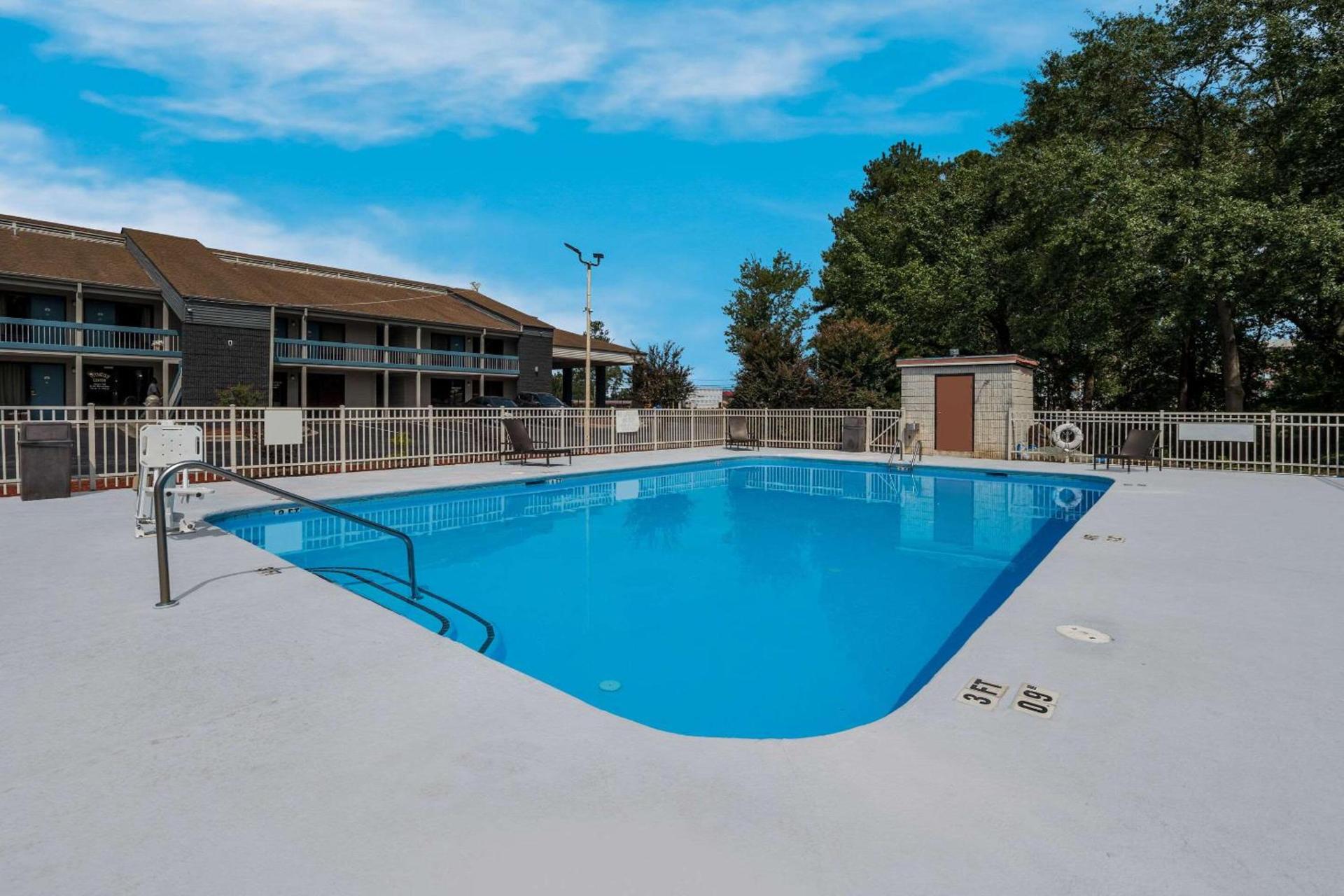 Quality Inn Fort Jackson photo 24