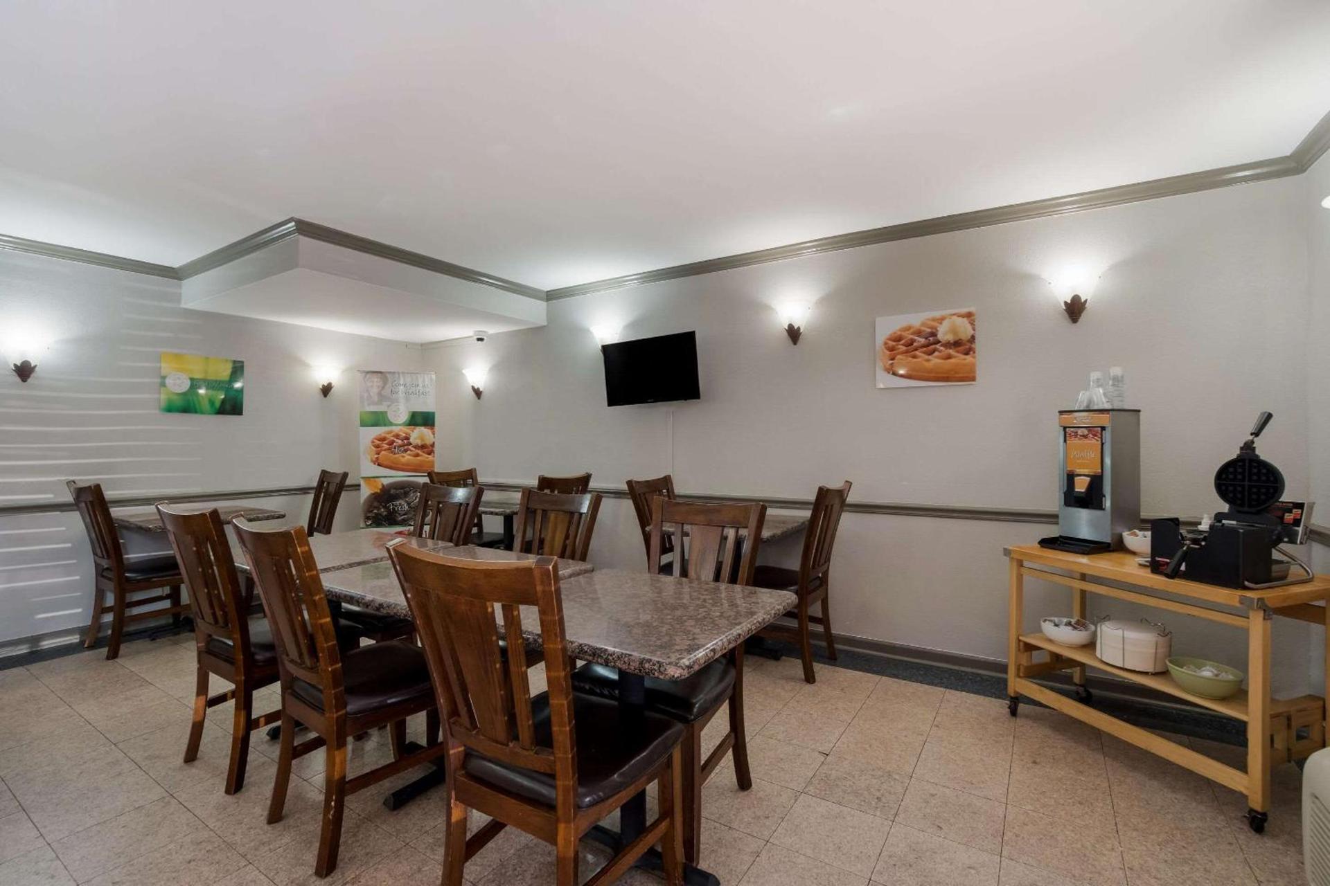 Quality Inn Fort Jackson photo 29