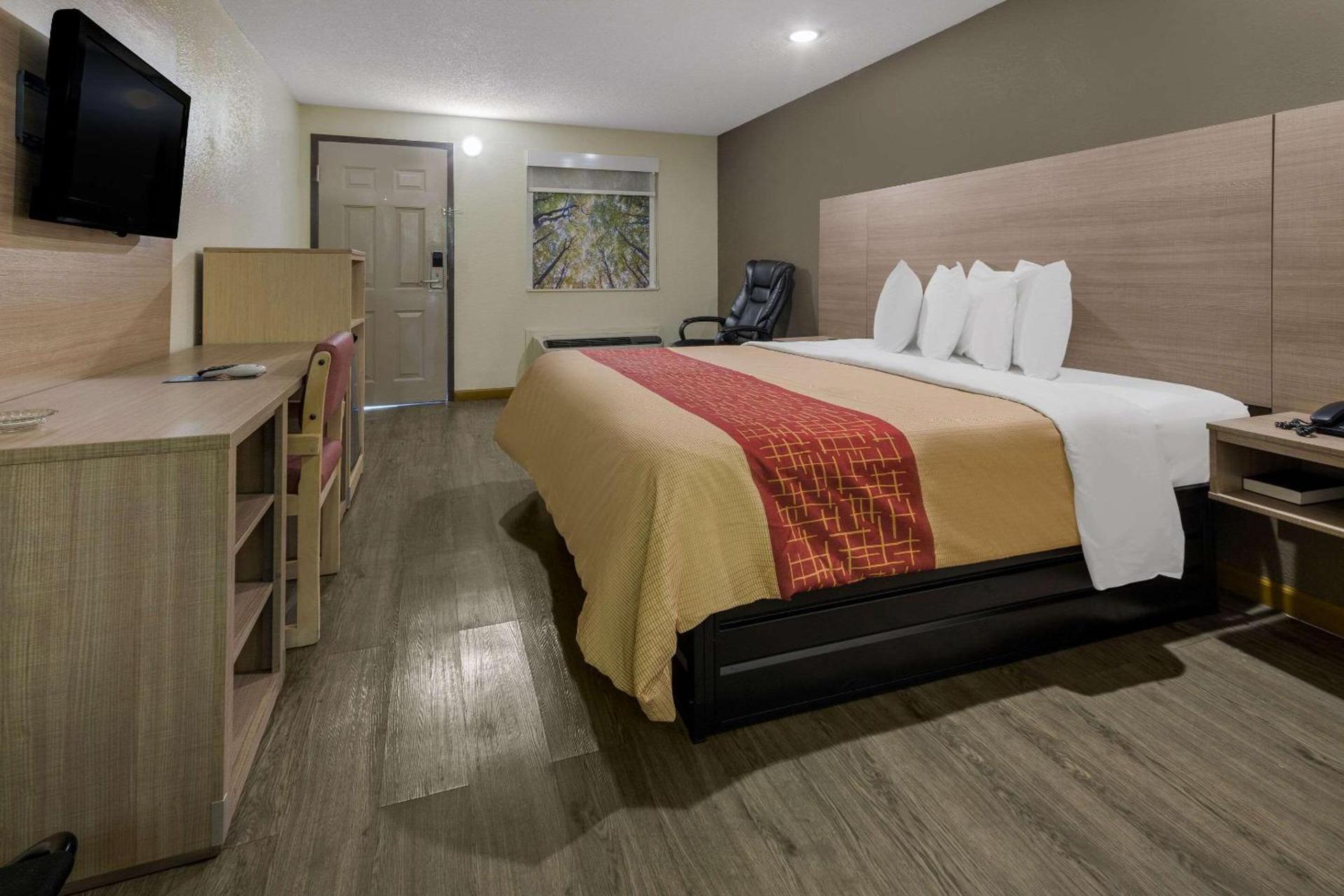 Rodeway Inn Ardmore I-65 photo 8