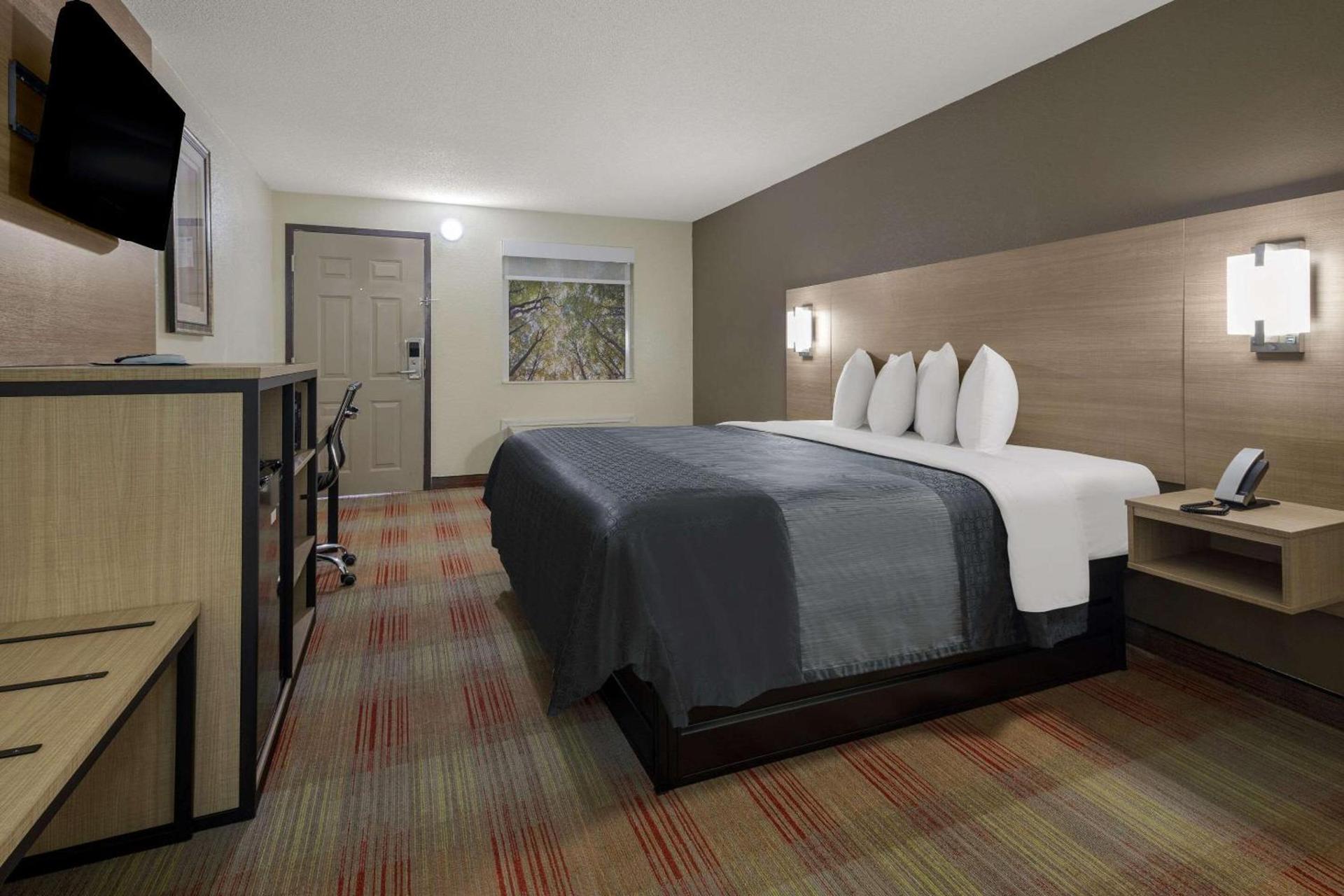 Rodeway Inn Ardmore I-65 photo 12