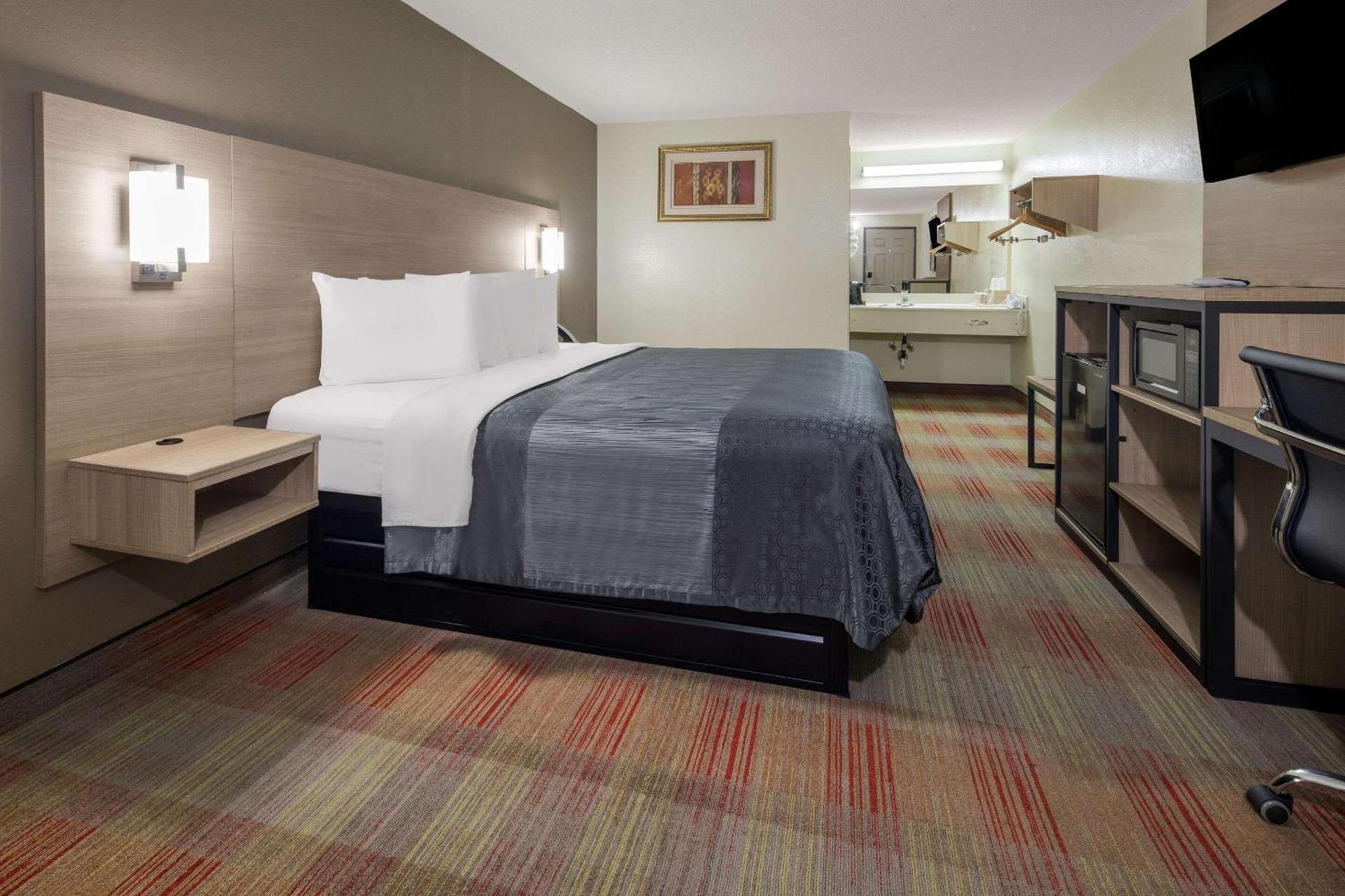 Rodeway Inn Ardmore I-65 photo 11