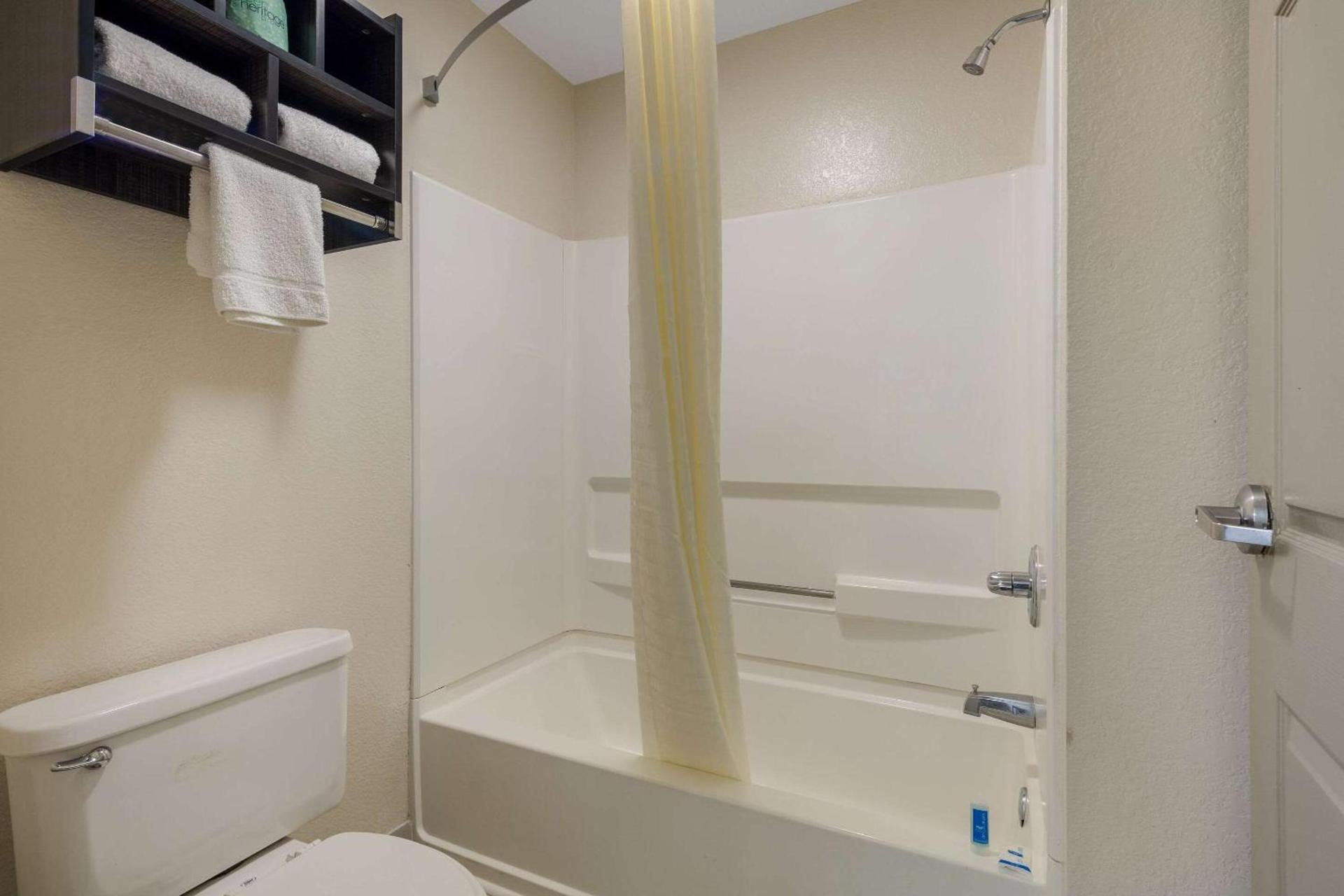 Rodeway Inn Ardmore I-65 photo 25