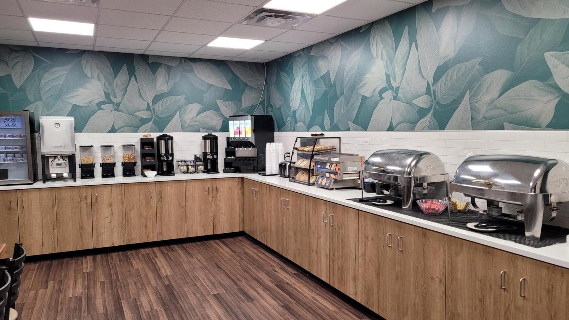EverSpring Inn and Suites photo 26