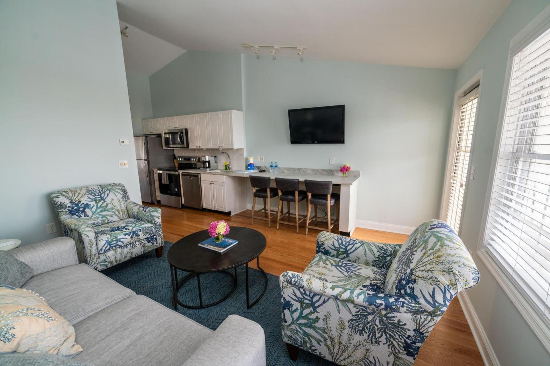 Sandpiper Beach Club photo 32