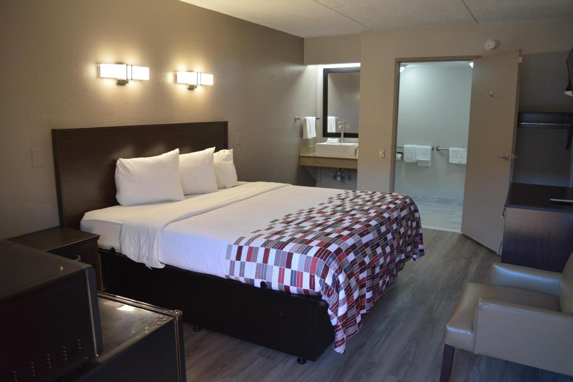 Red Roof Inn Jackson North – Ridgeland photo 6