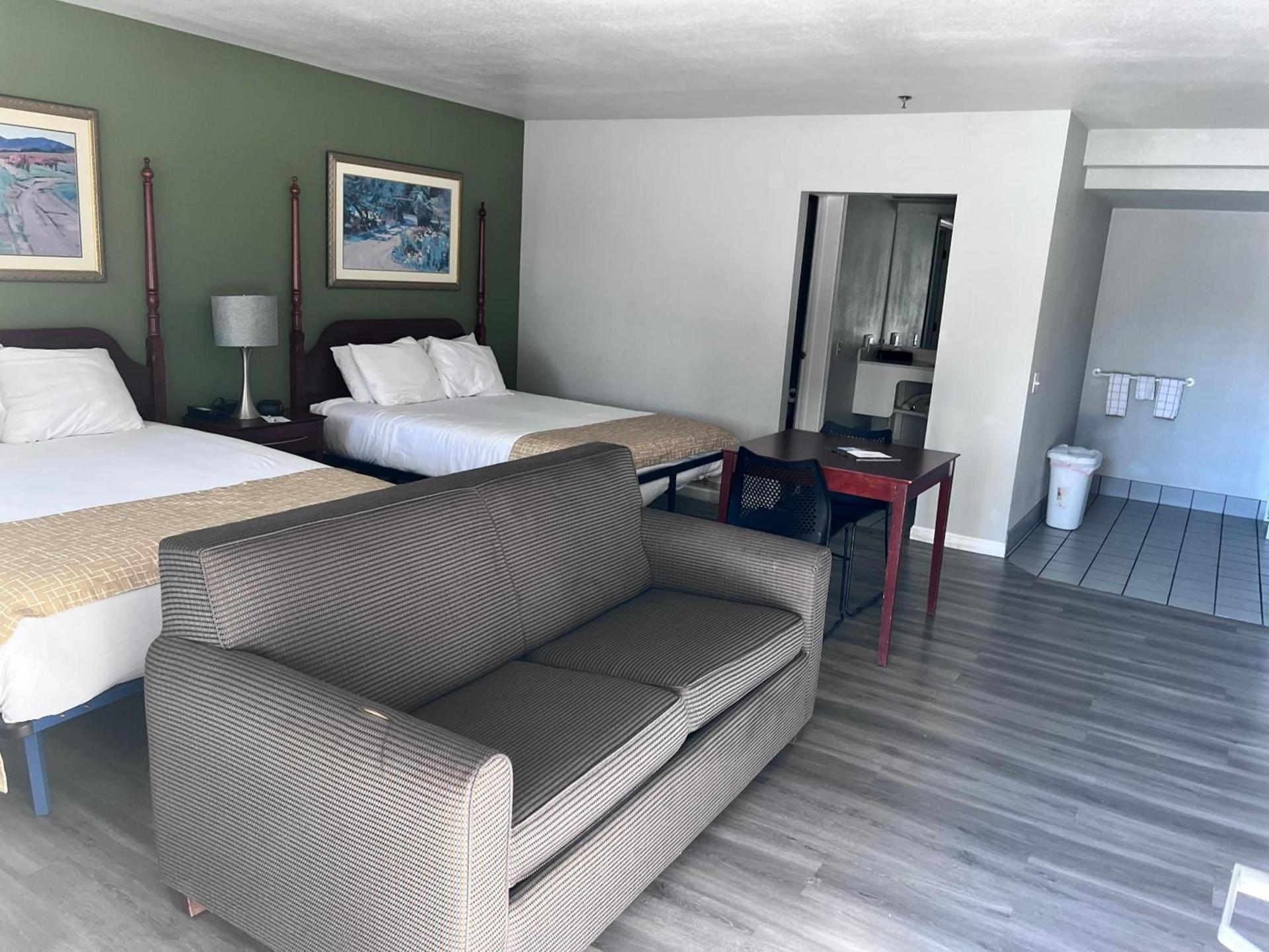 Travelodge by Wyndham Redding CA photo 20