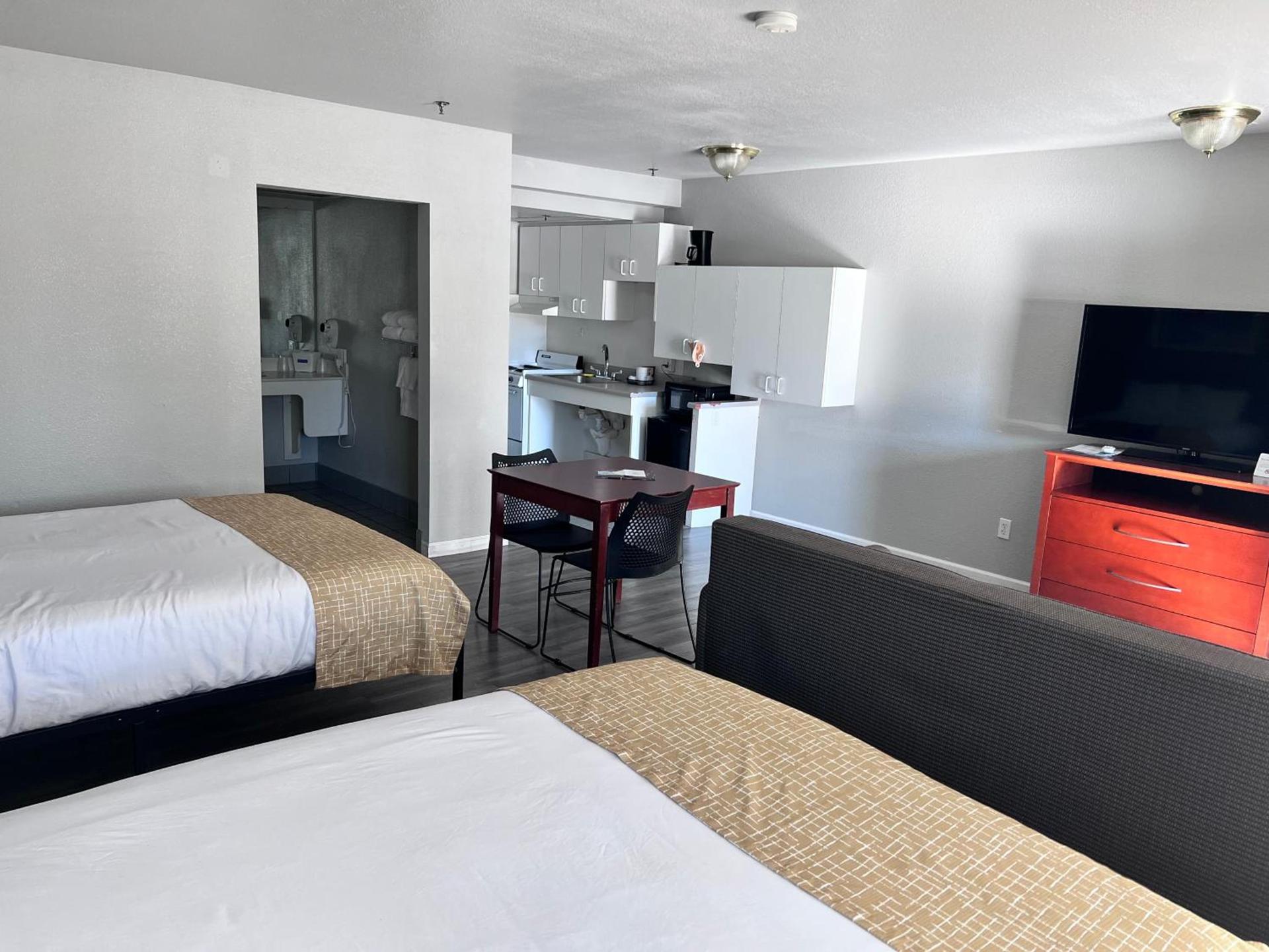 Travelodge by Wyndham Redding CA photo 21