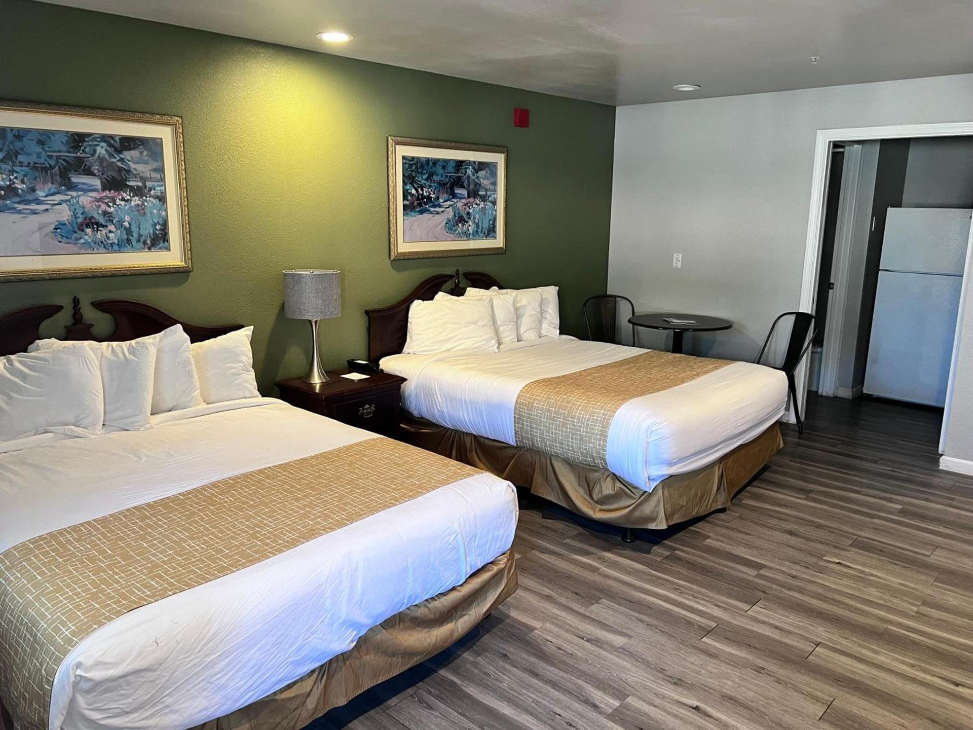 Travelodge by Wyndham Redding CA photo 27