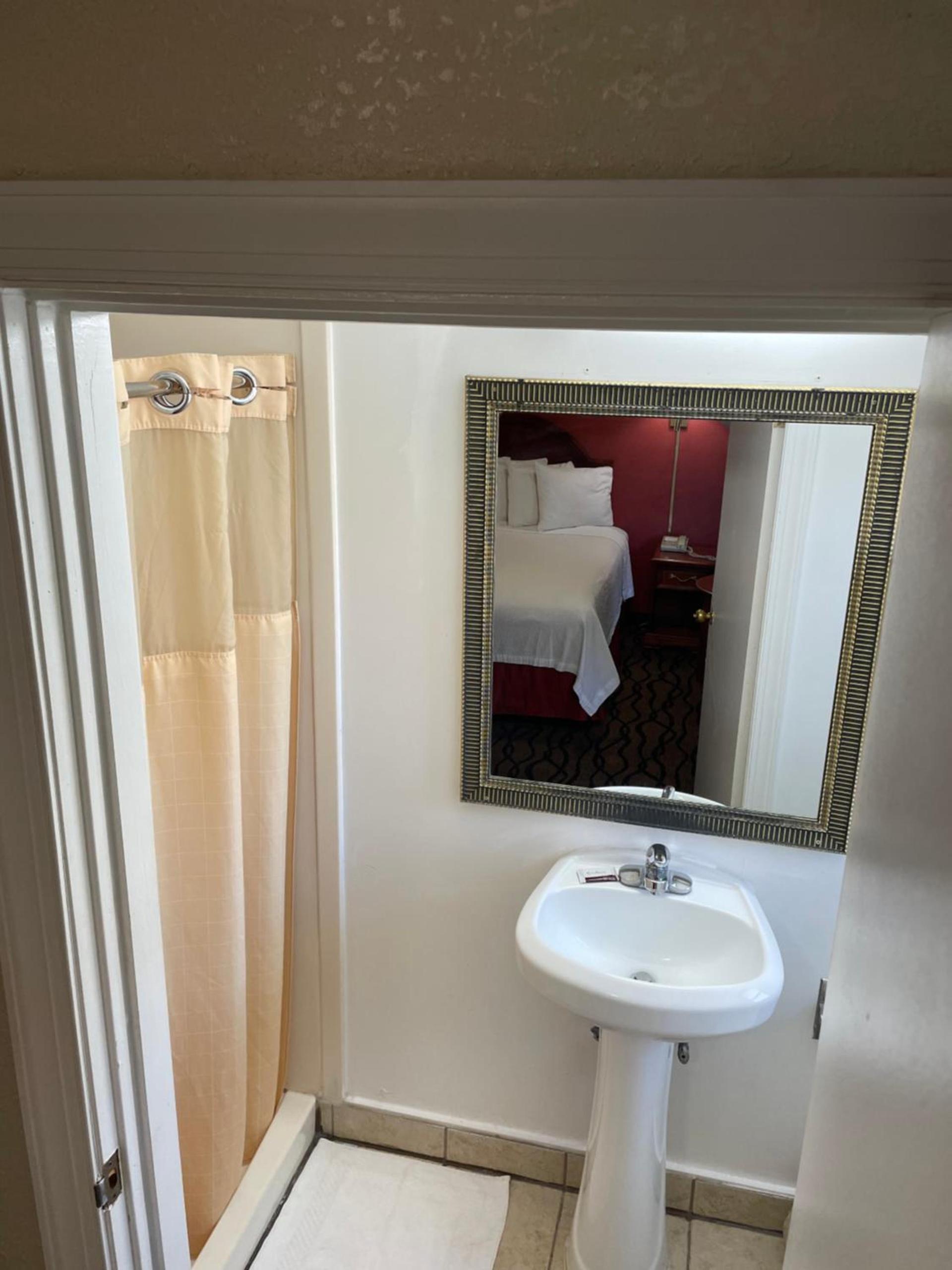 Express Inn photo 11