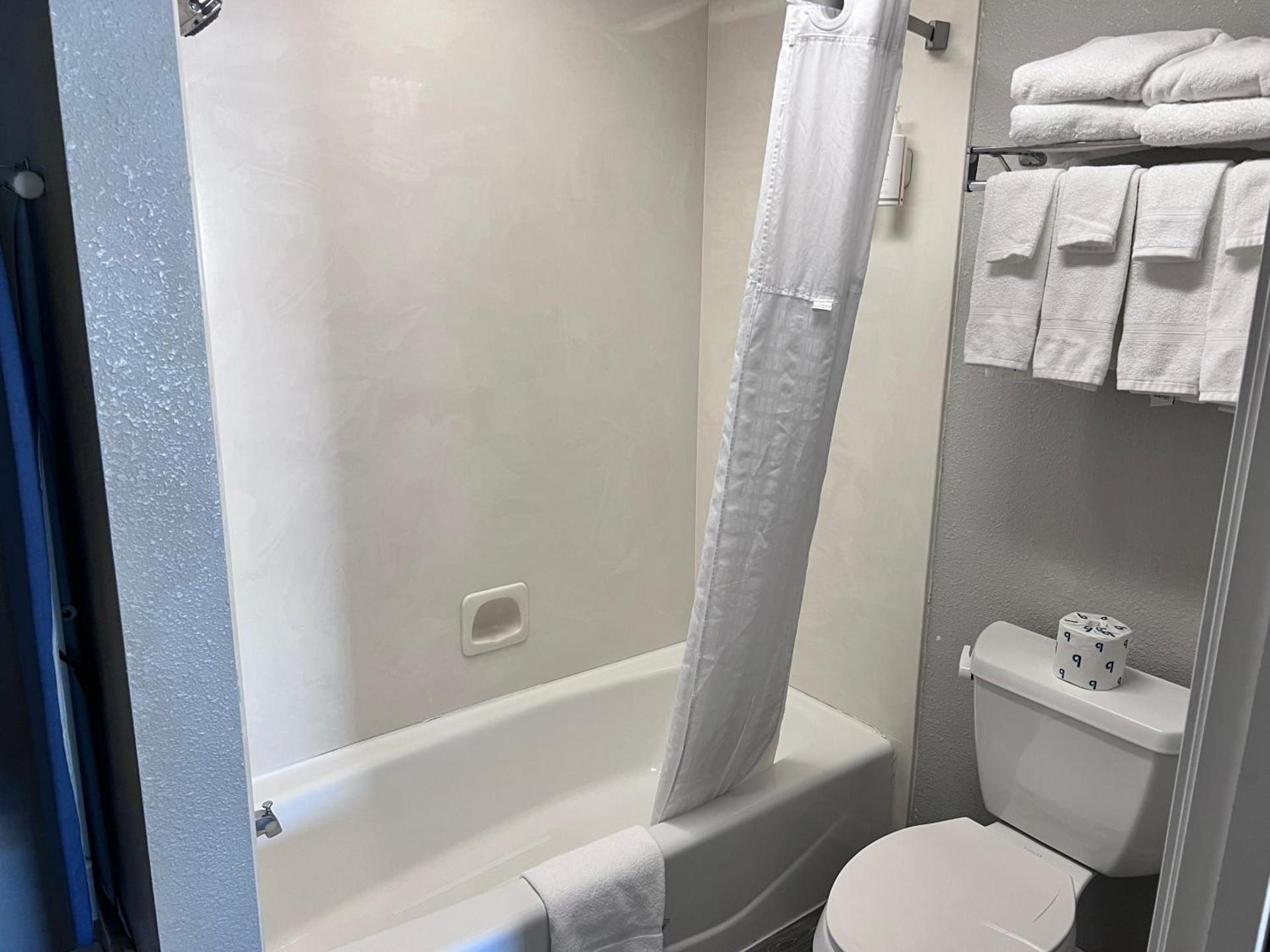 Travelodge by Wyndham Redding CA photo 44
