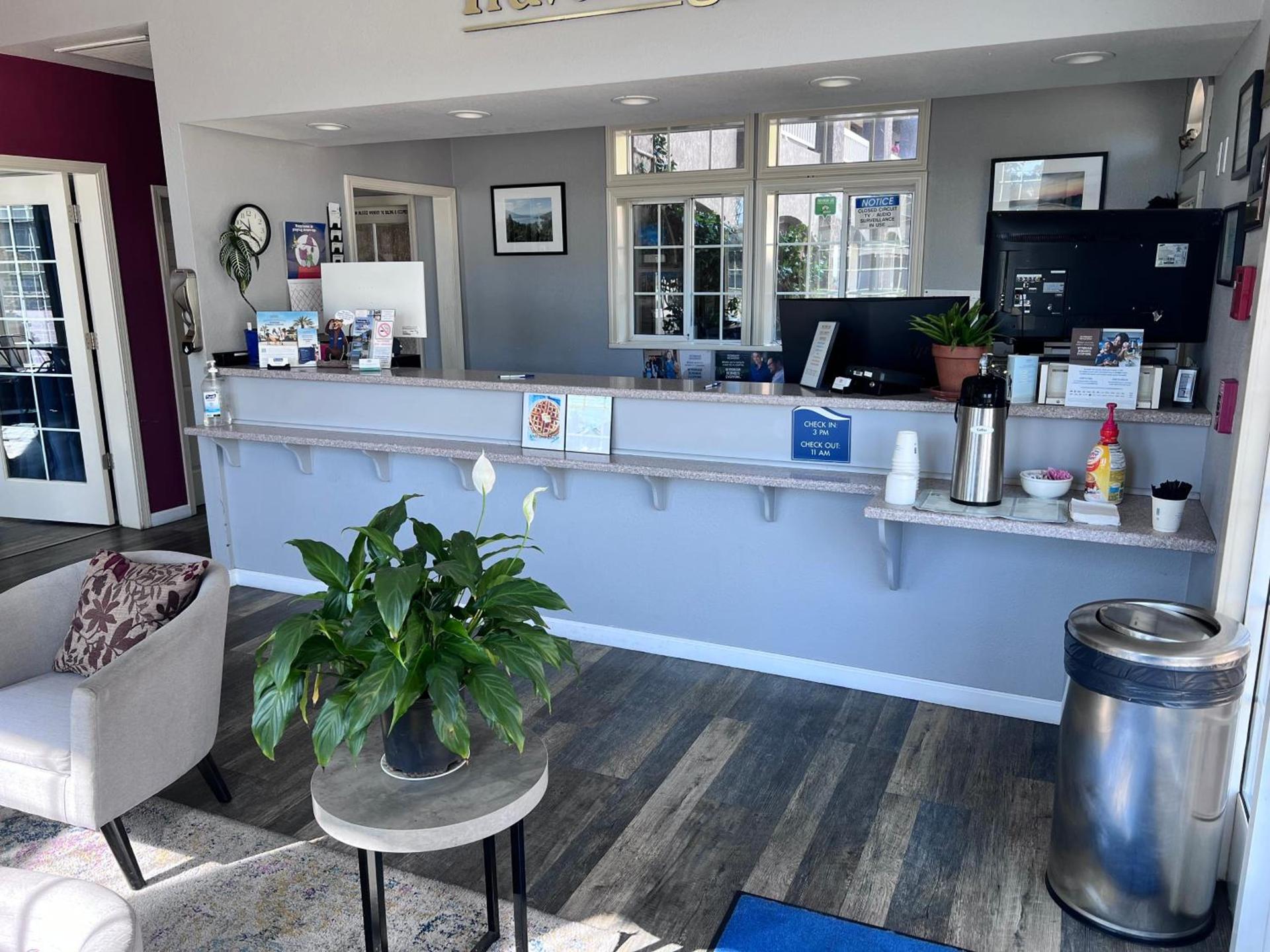 Travelodge by Wyndham Redding CA photo 46