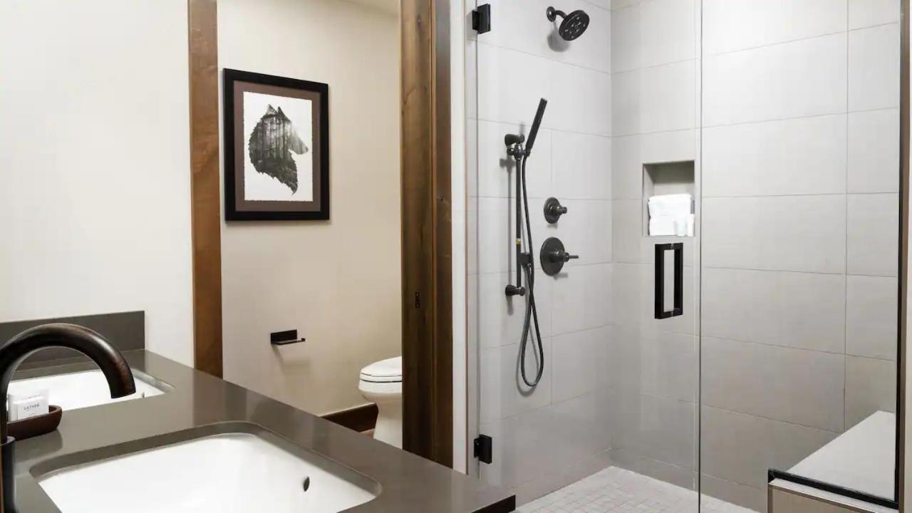 Exquisite Upscale Oasis · Ski Resort photo 12