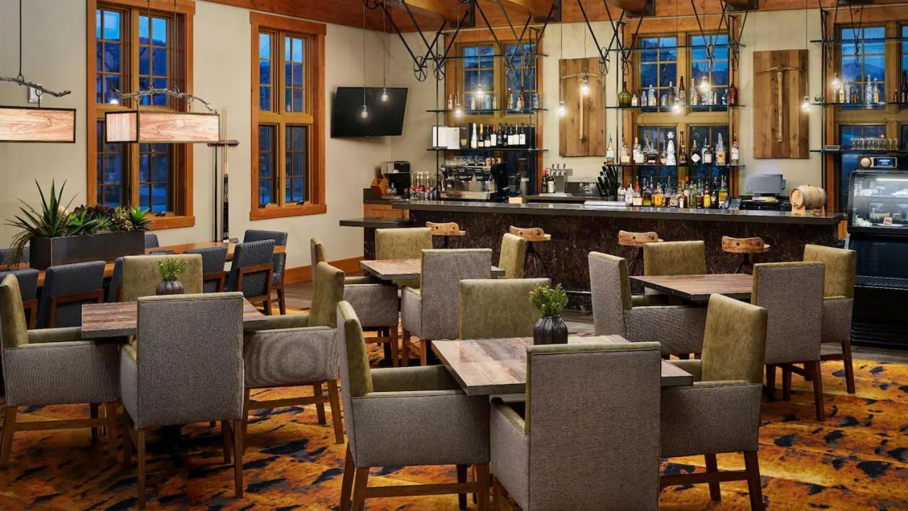 Exquisite Upscale Oasis · Ski Resort photo 20