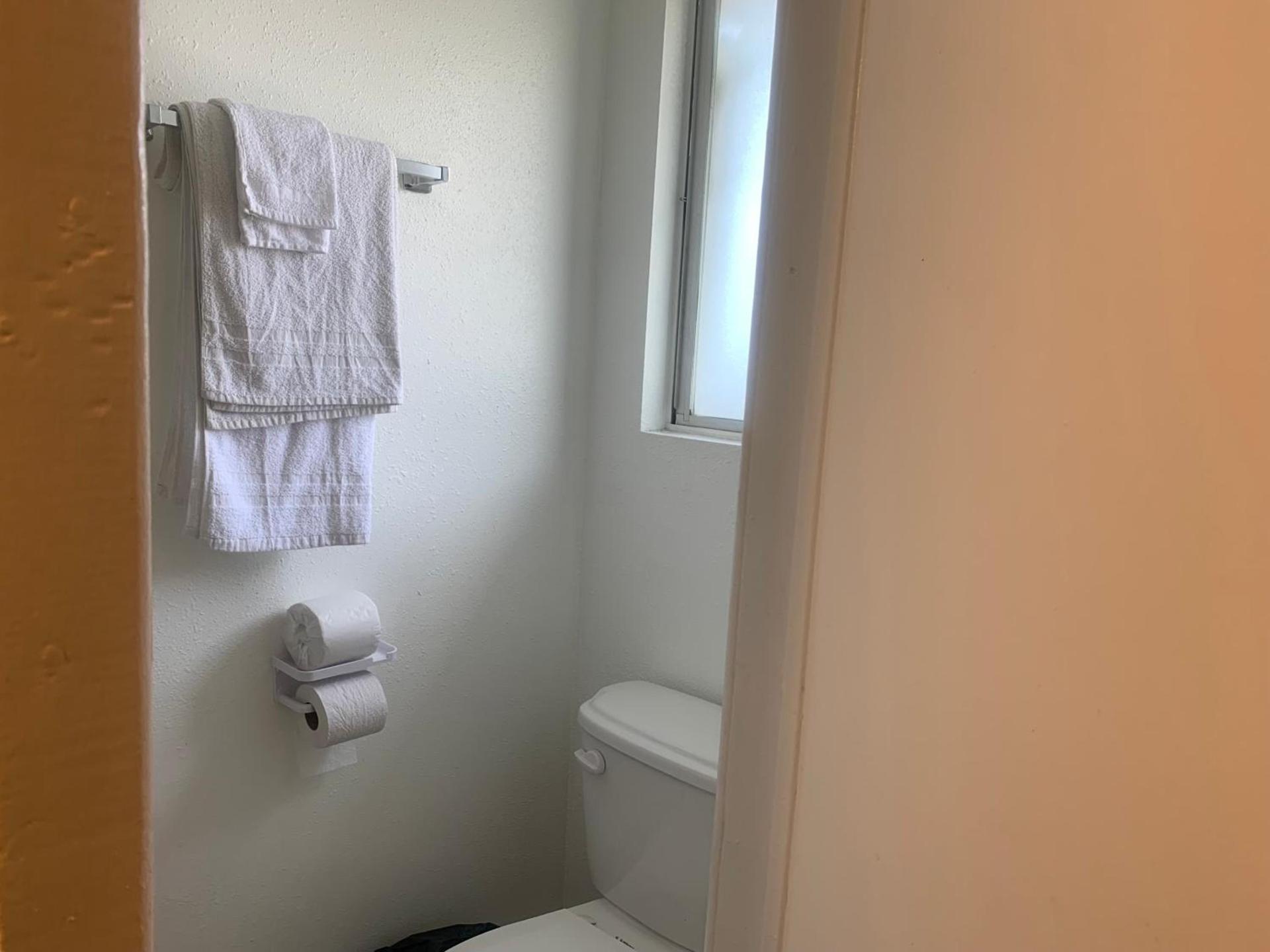 Encore Inn Inglewood photo 61
