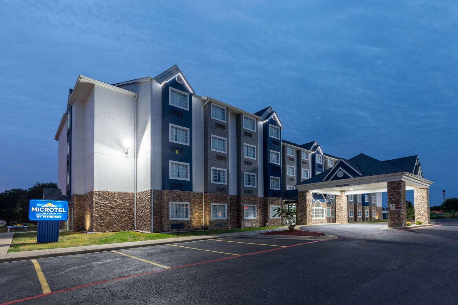 Microtel Inn & Suites by Wyndham Bossier City photo 9