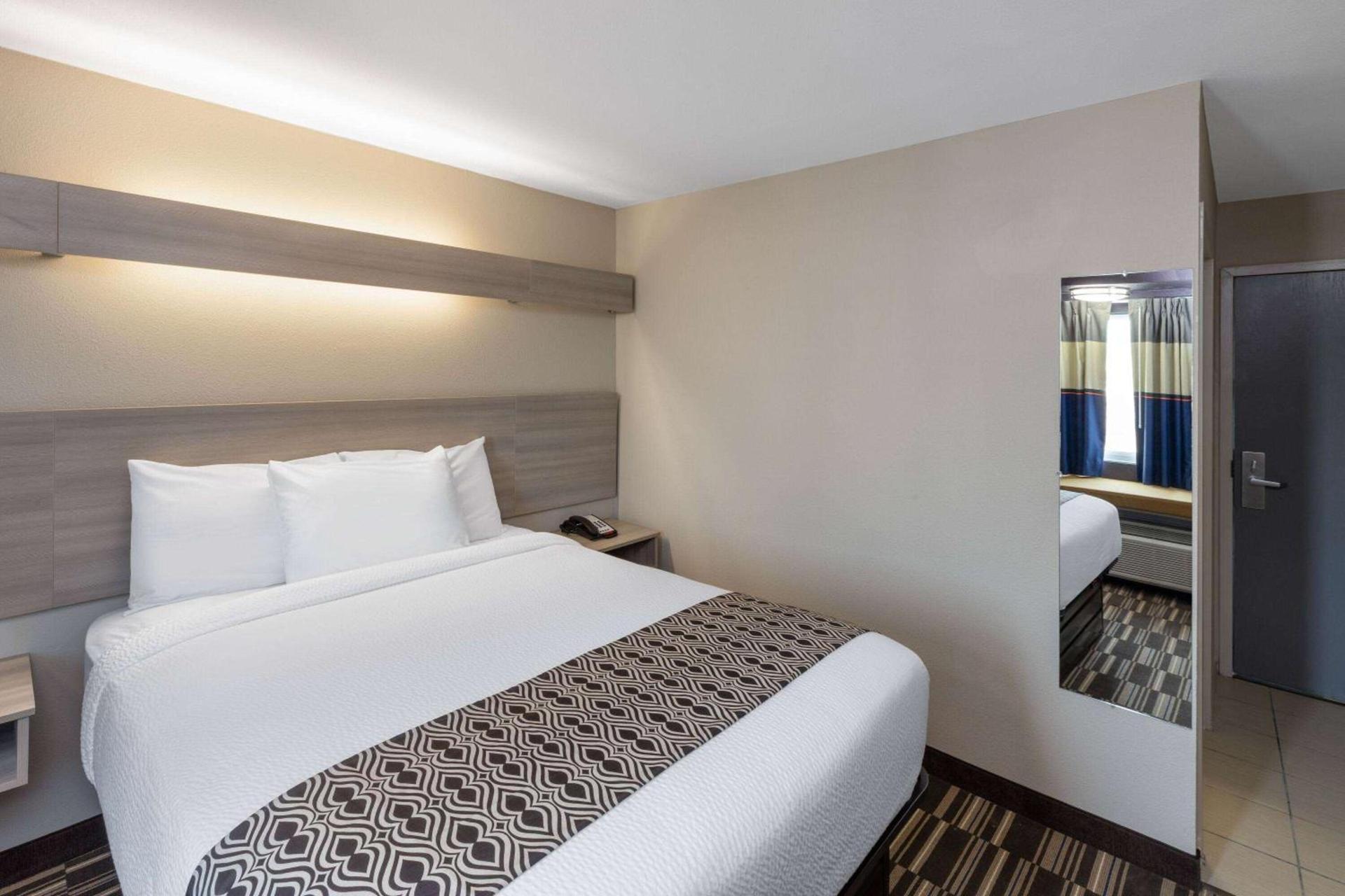 Microtel Inn & Suites by Wyndham Bossier City photo 46