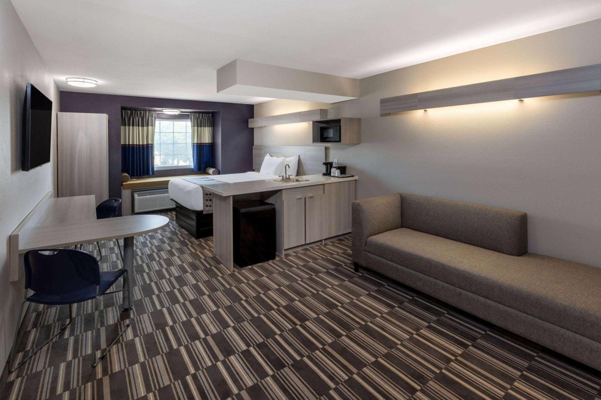 Microtel Inn & Suites by Wyndham Bossier City photo 52
