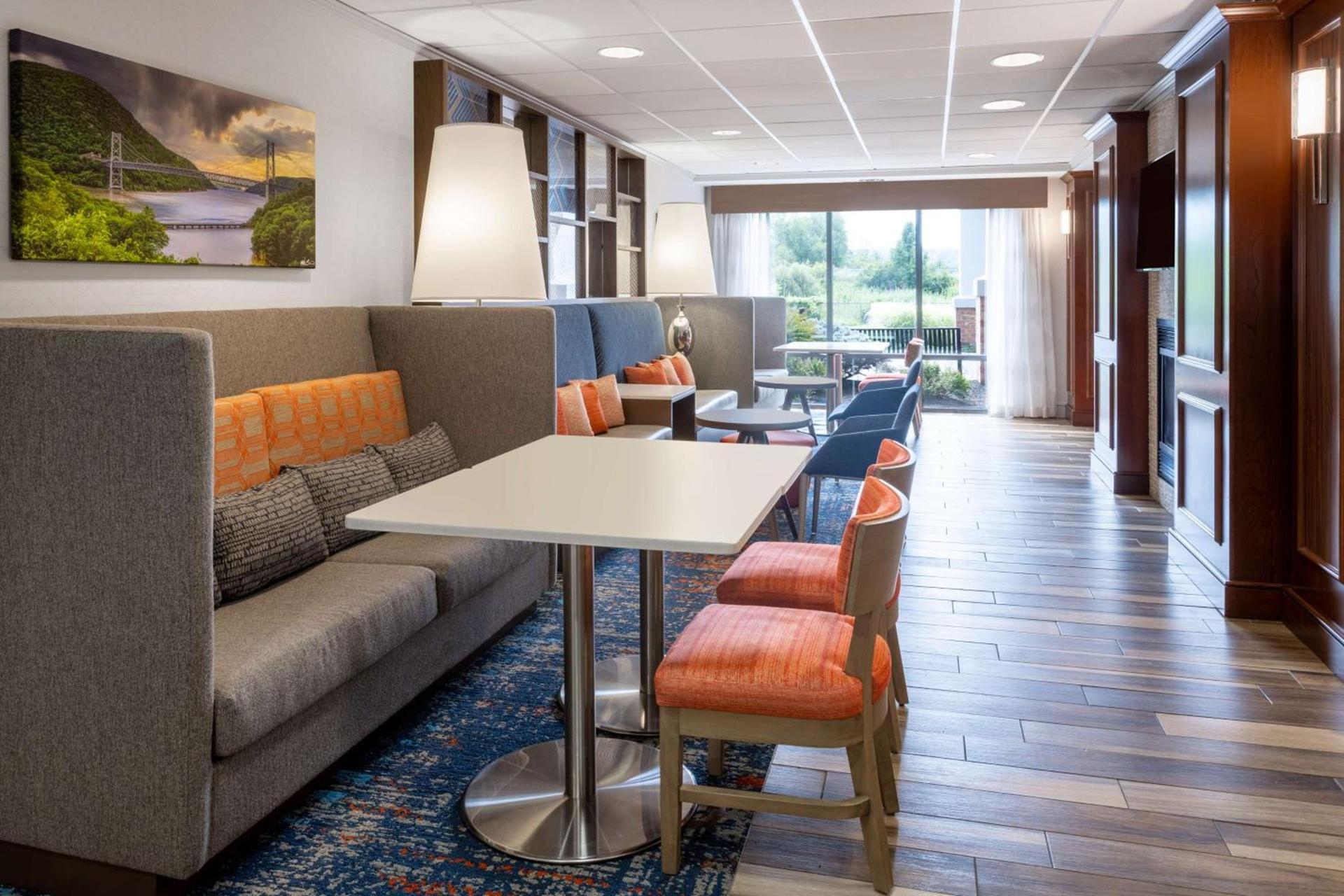 Hampton Inn Harriman Woodbury photo 8