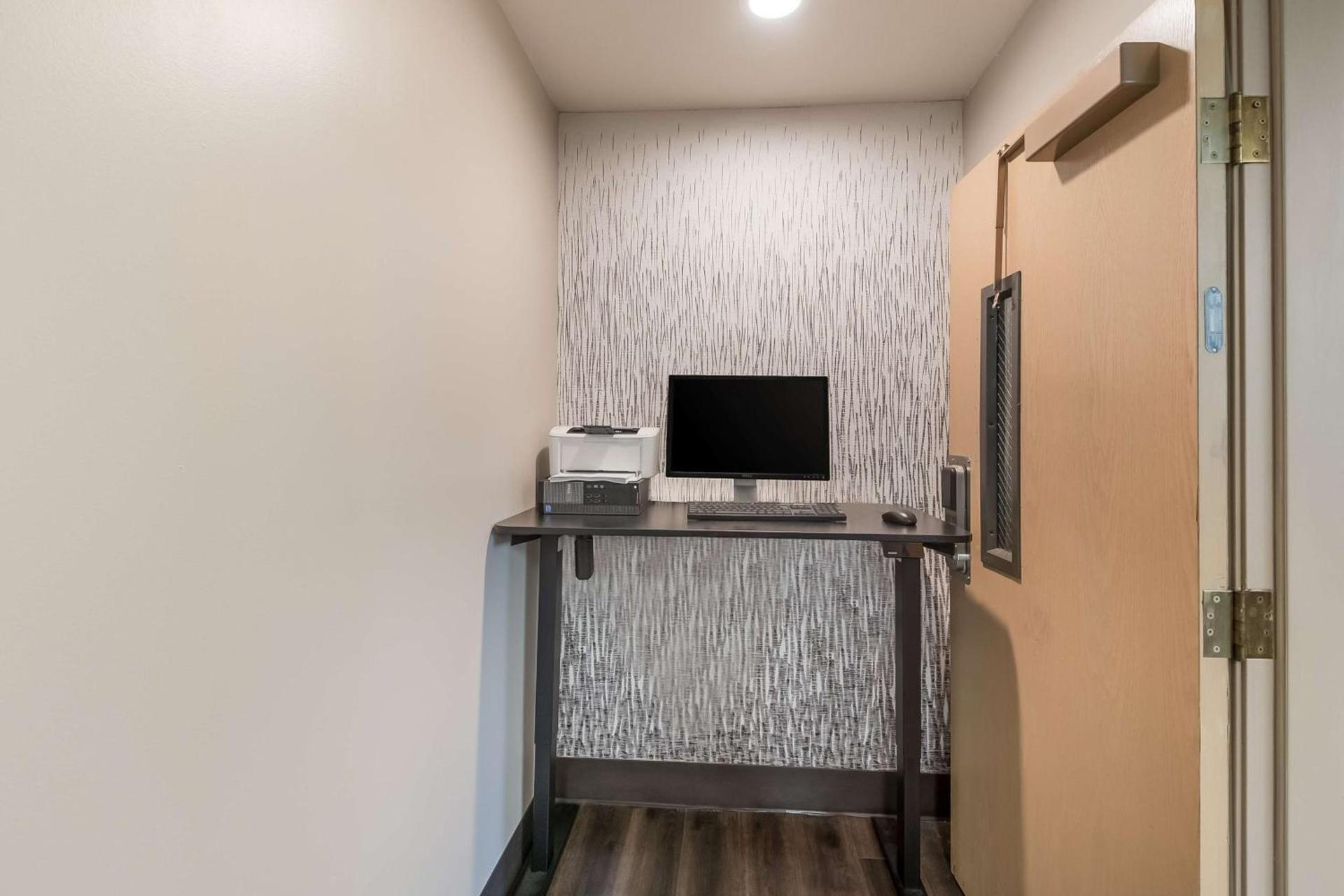SureStay Plus Hotel by Best Western SeaTac Airport photo 22