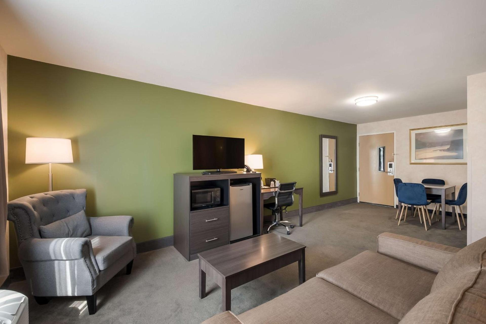 SureStay Plus Hotel by Best Western SeaTac Airport photo 11