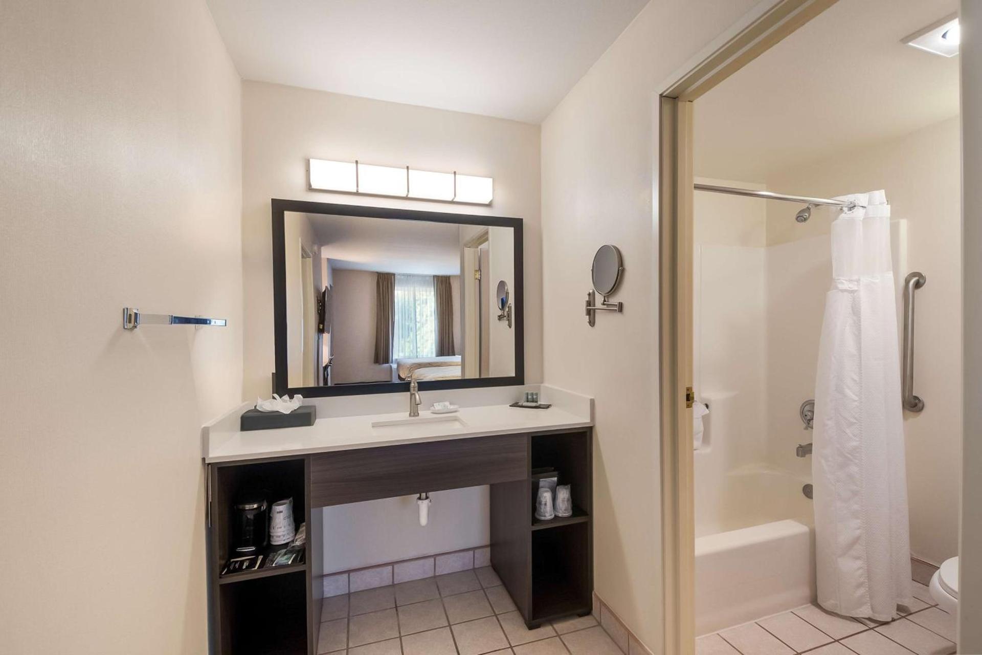 SureStay Plus Hotel by Best Western SeaTac Airport photo 18