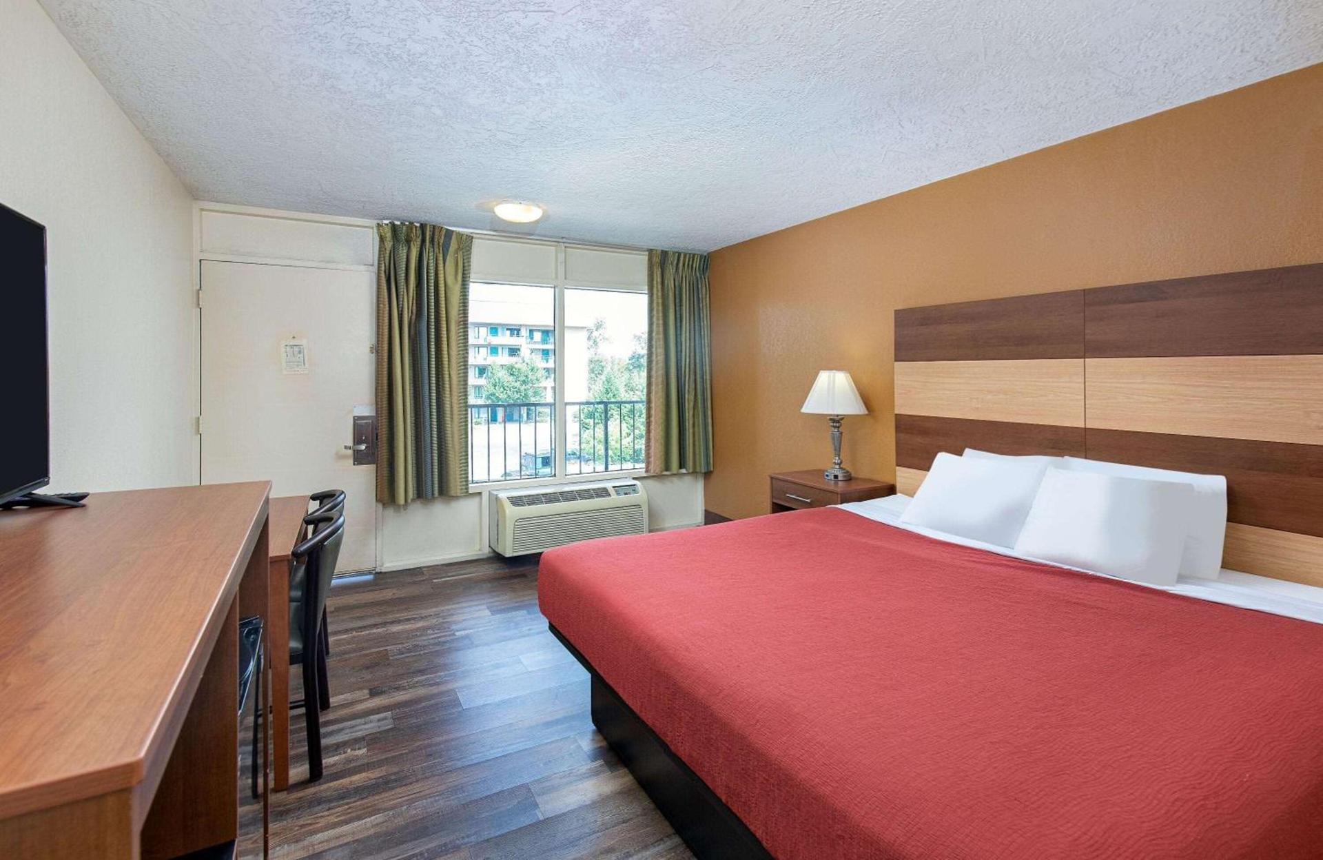 Americana Inn a Travelodge by Wyndham photo 19