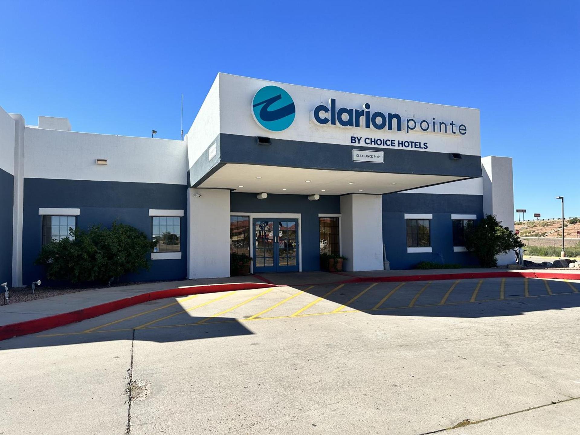 Clarion Pointe Winslow I-40 photo 31