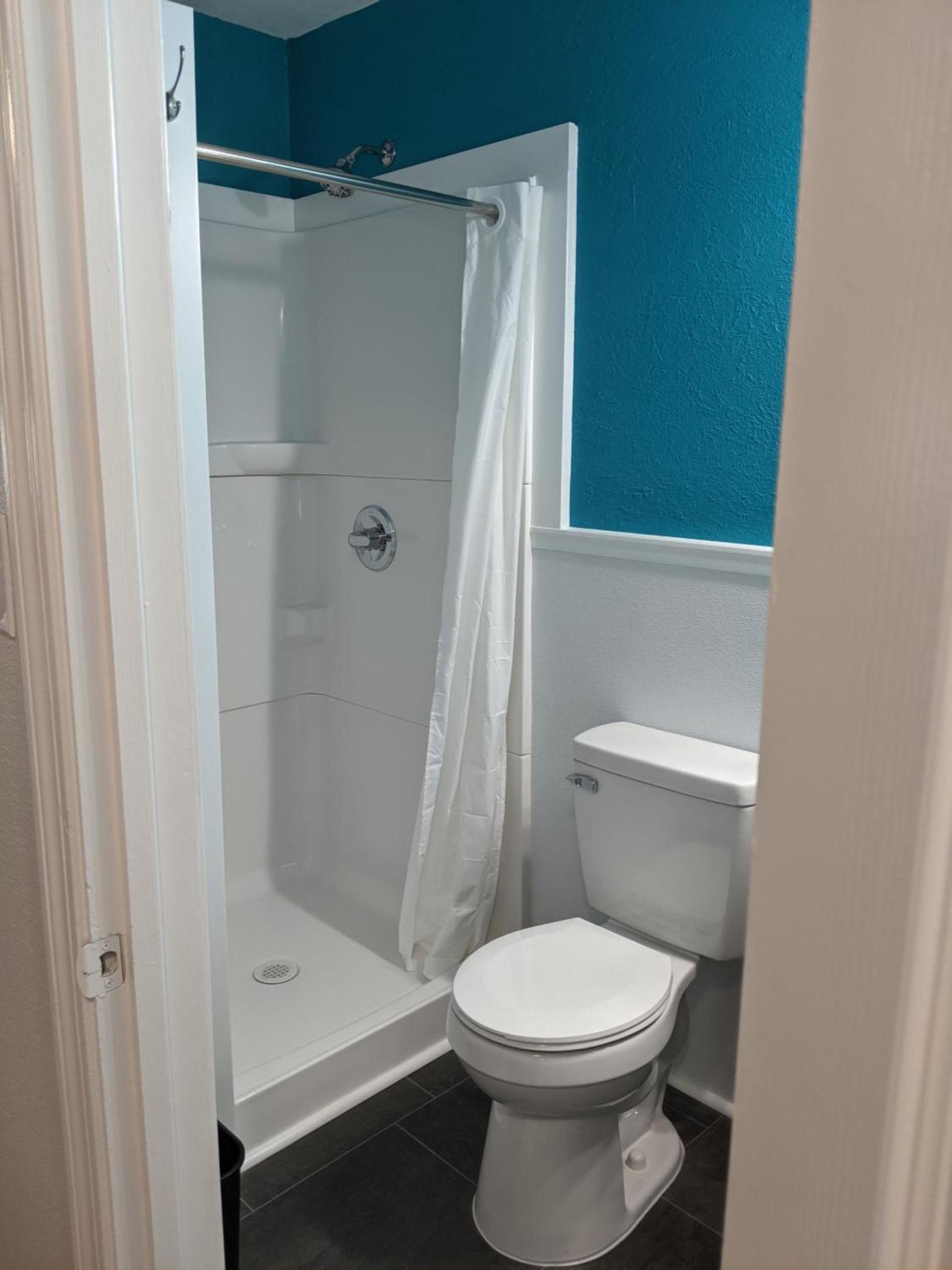 Riverboat Inn & Suites photo 61