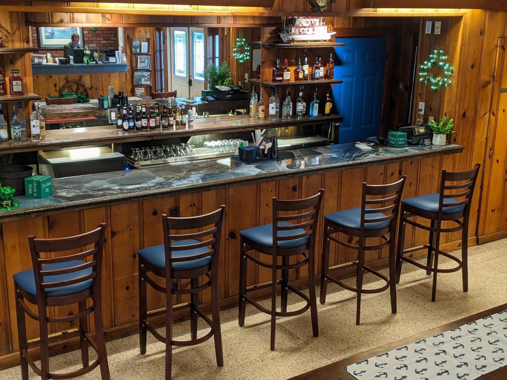 Riverboat Inn & Suites photo 23