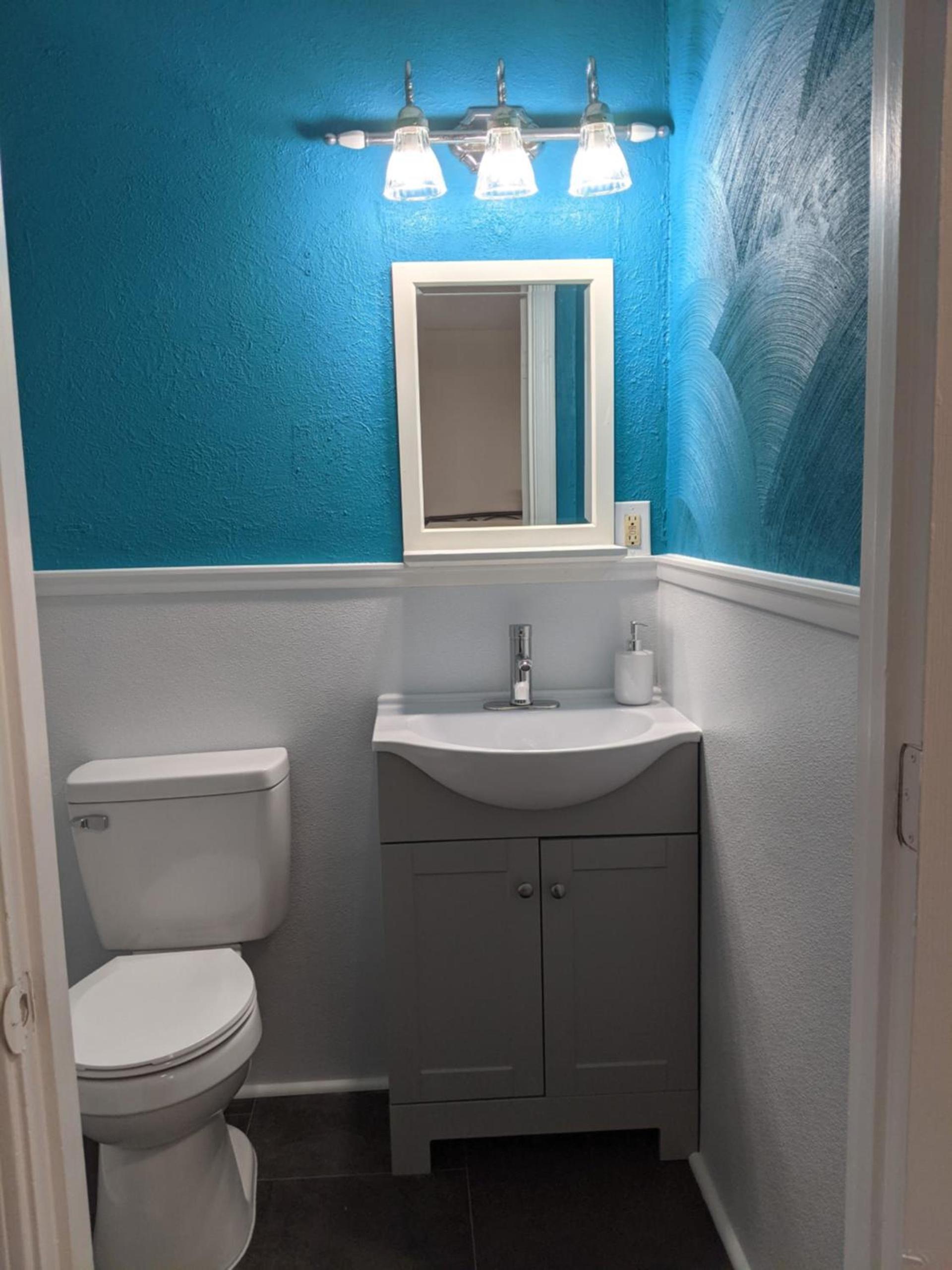 Riverboat Inn & Suites photo 62
