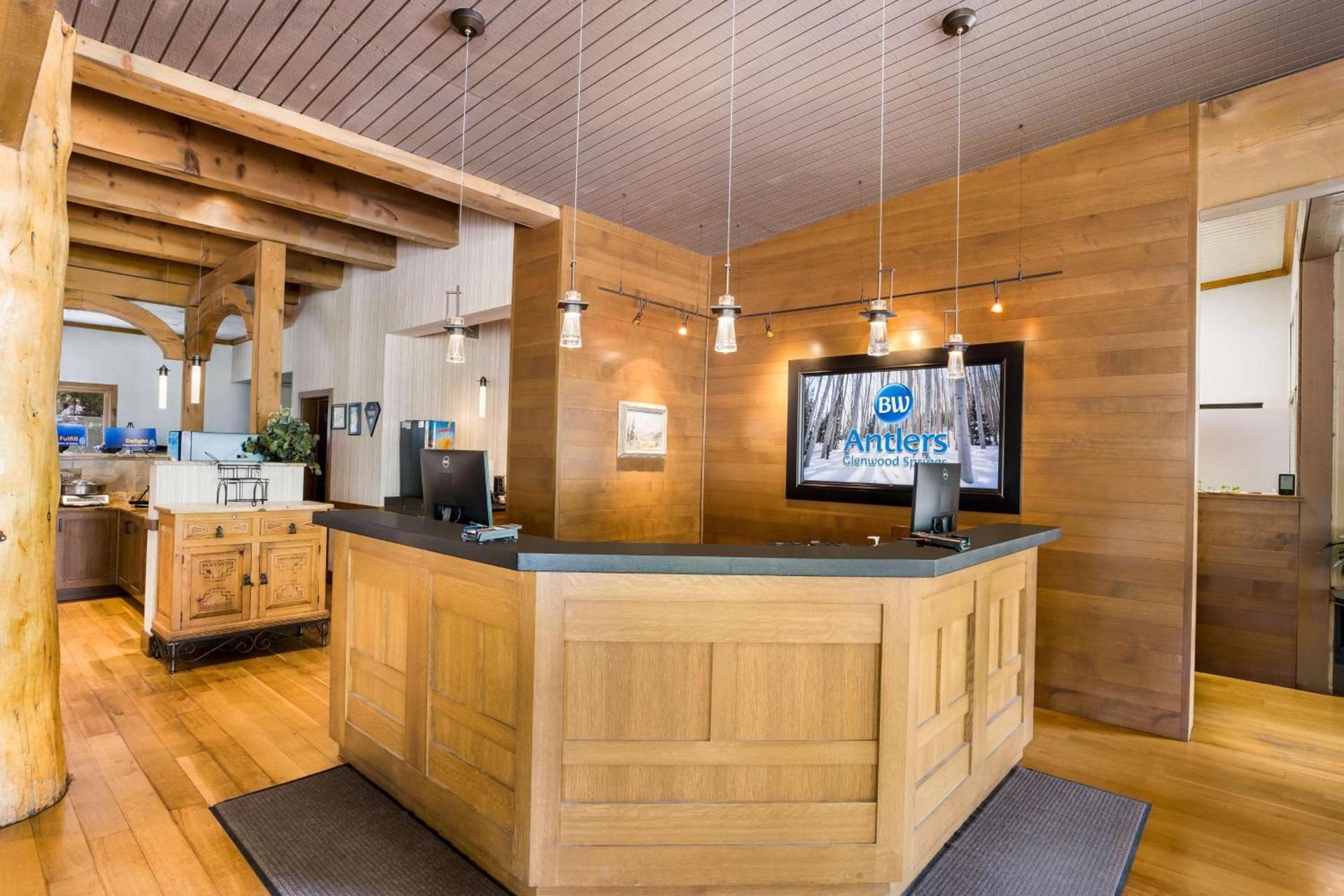 Best Western Antlers at Glenwood Springs photo 2
