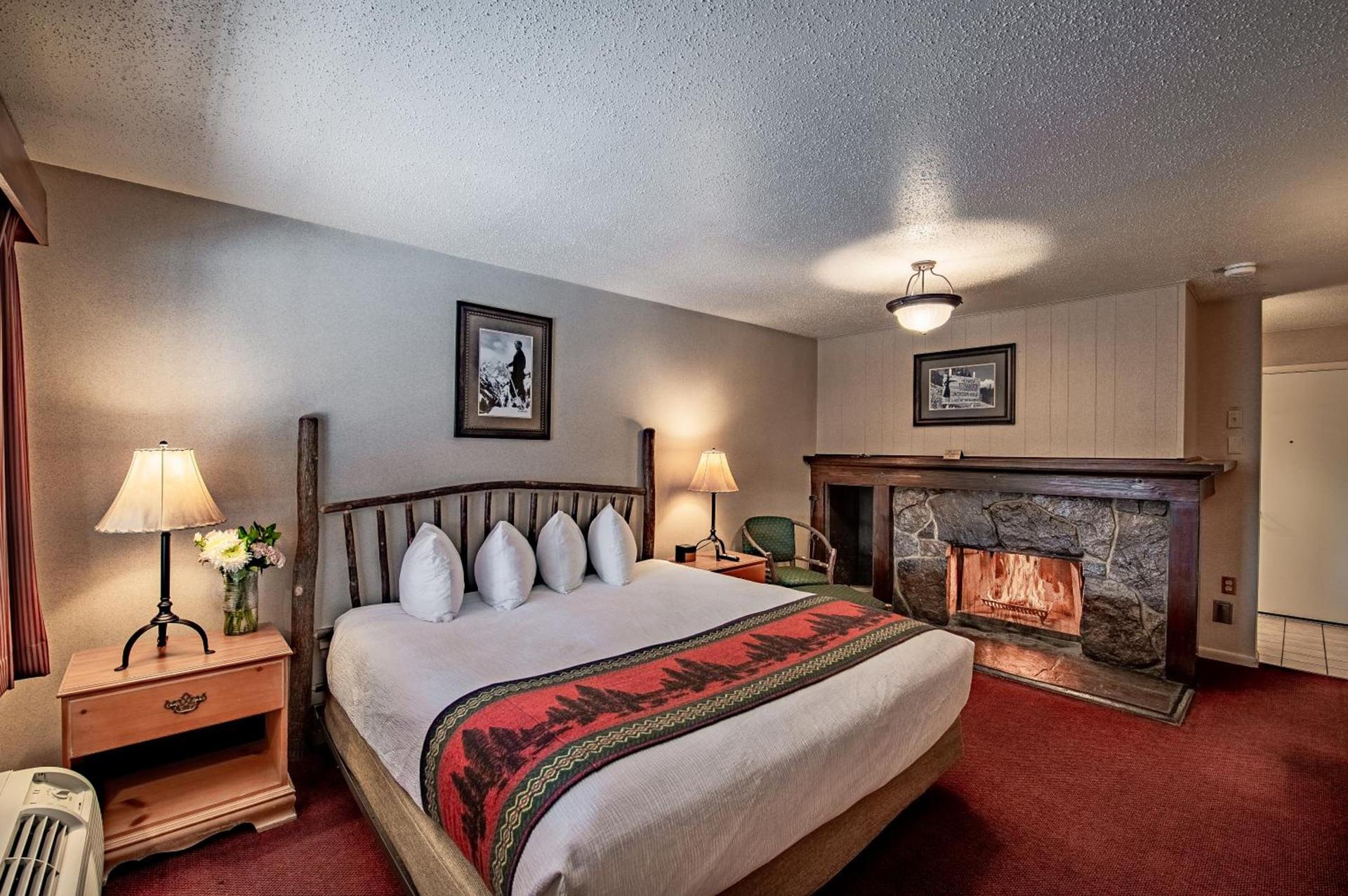 Antler Inn photo 11