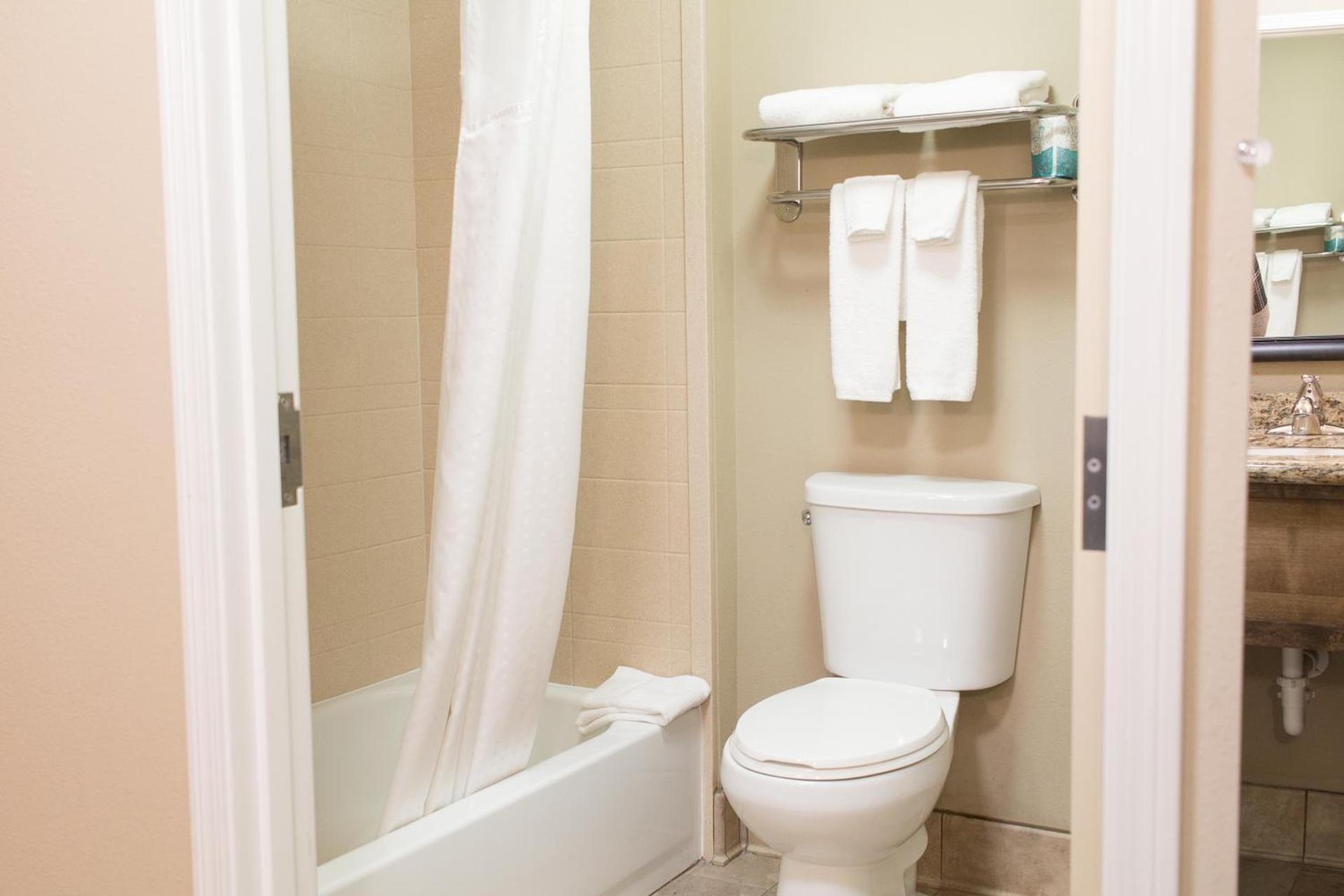 Holiday Inn Express & Suites - Williston by IHG photo 7