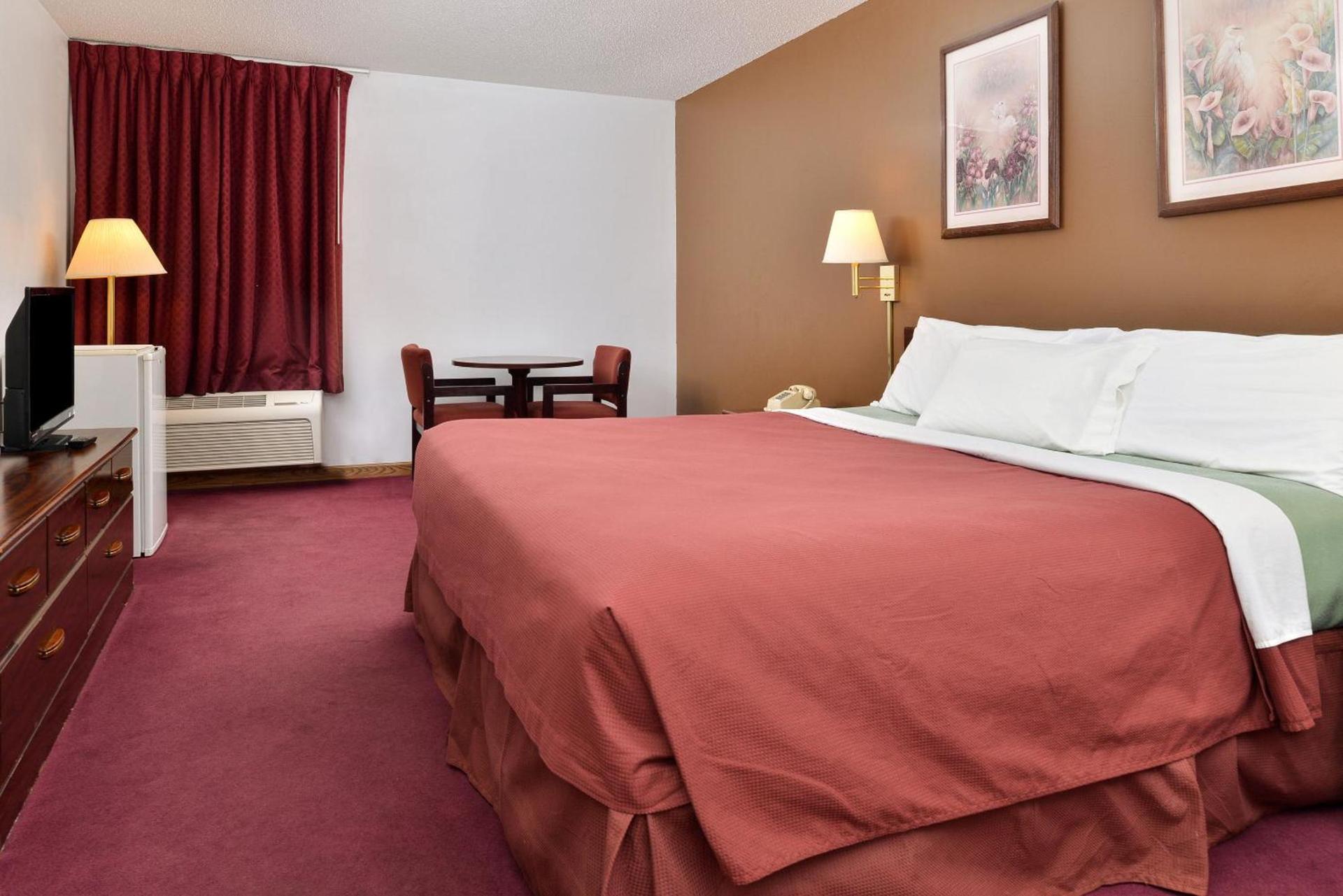 America's Best Value Inn Beardstown photo 4