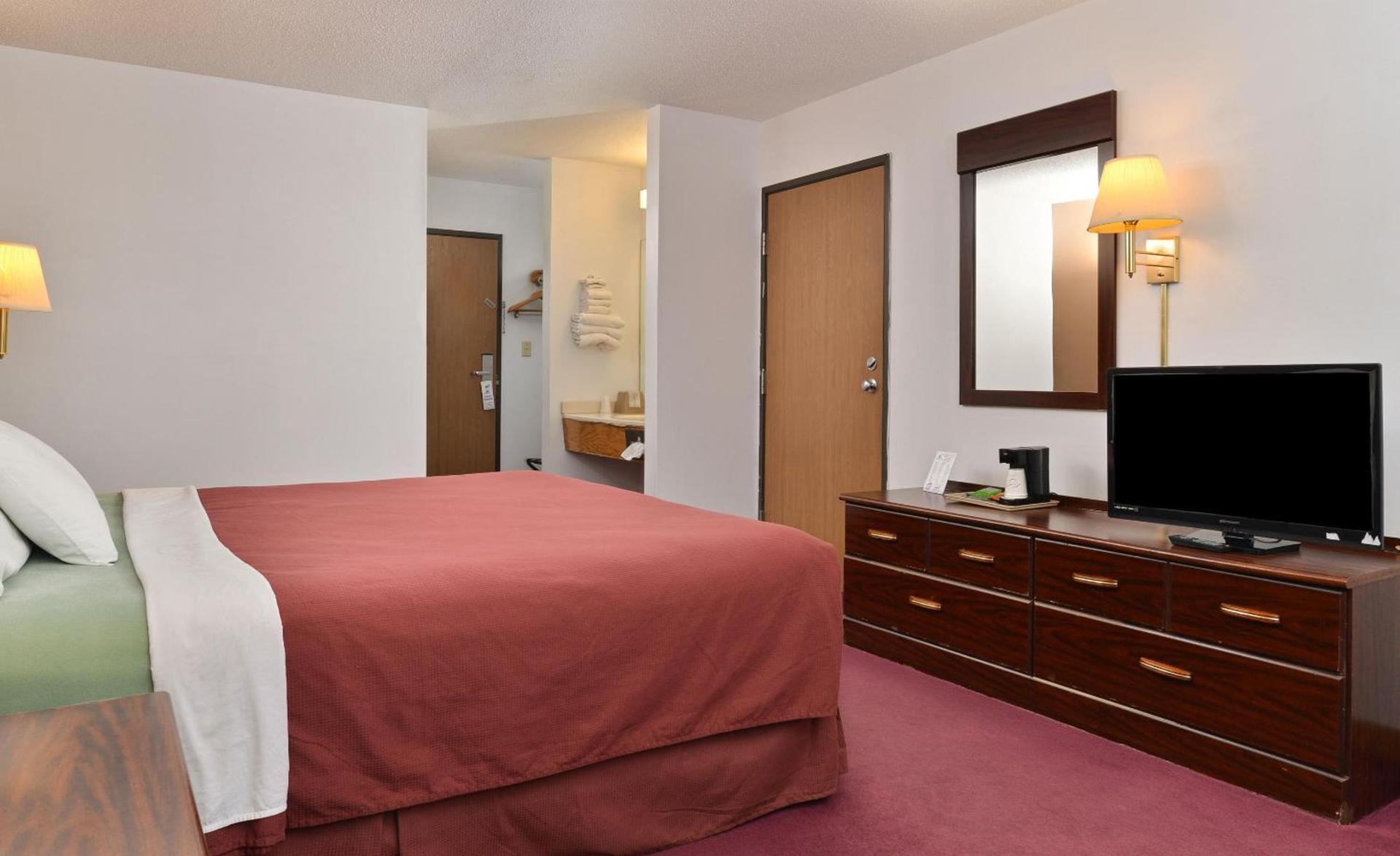 America's Best Value Inn Beardstown photo 7