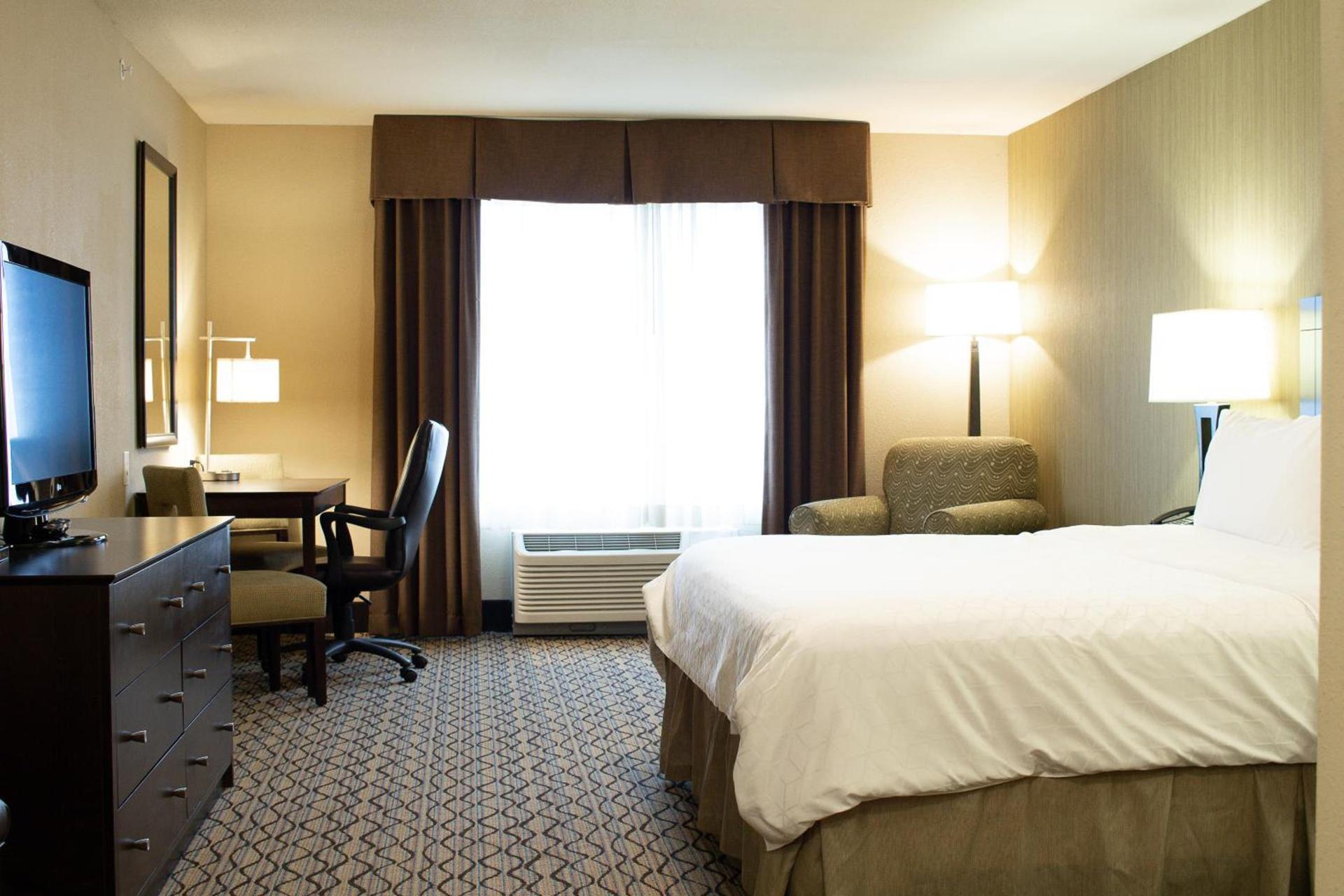 Holiday Inn Express & Suites - Williston by IHG photo 16
