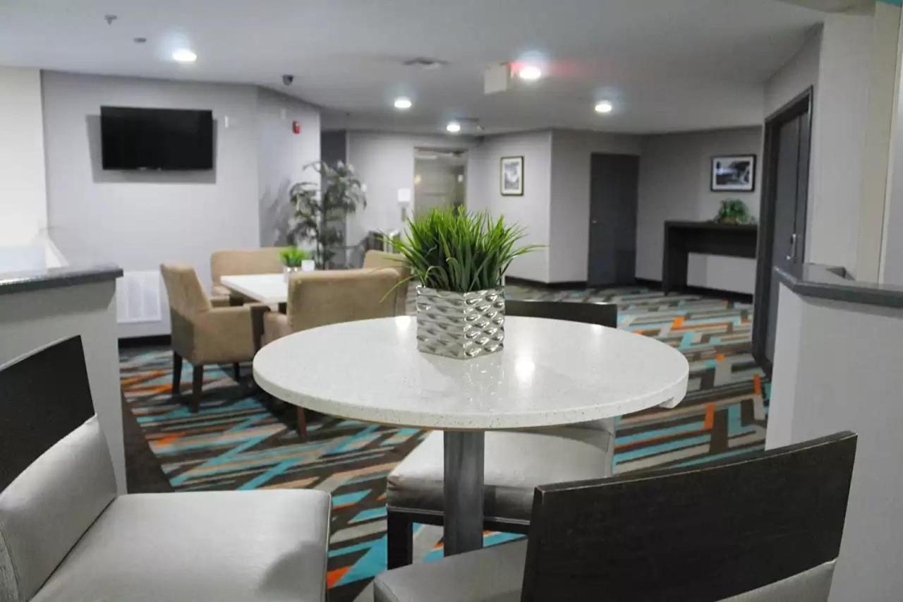 Clarion Inn & Suites DFW North photo 44