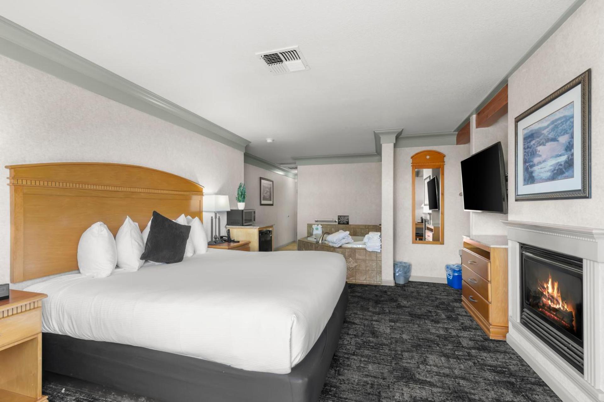 Beachcomber Motel photo 42