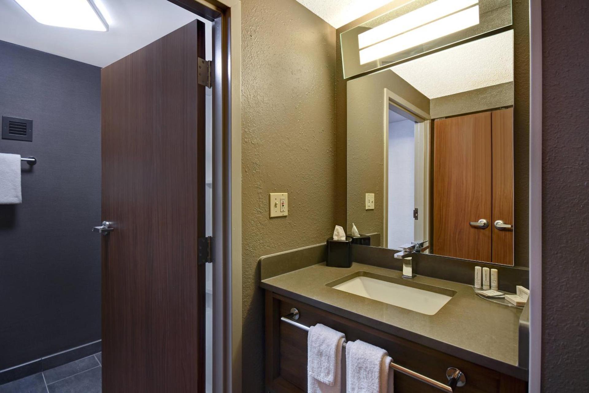 Courtyard by Marriott Cincinnati Airport photo 27