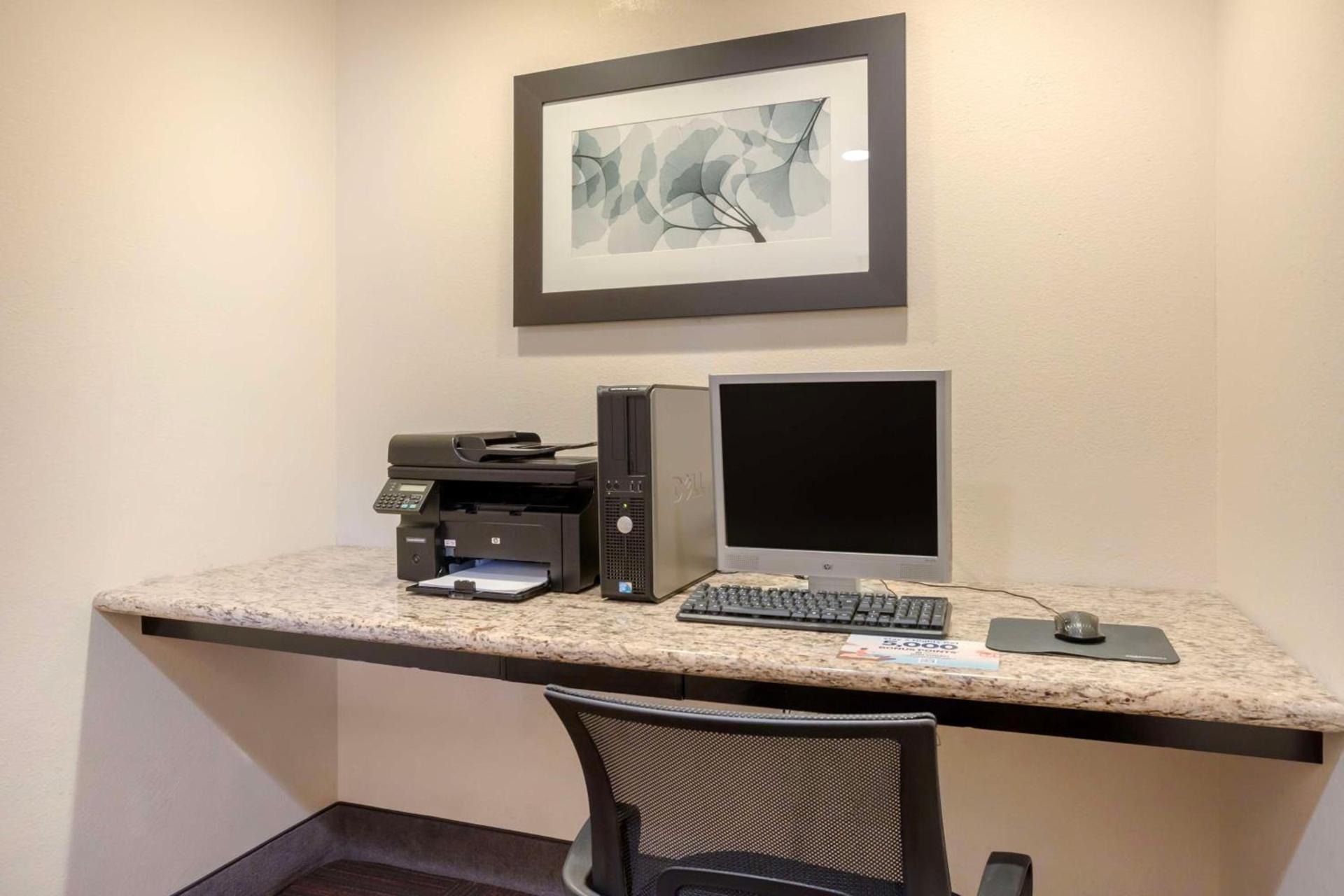 Best Western Plus Lonoke Hotel photo 31