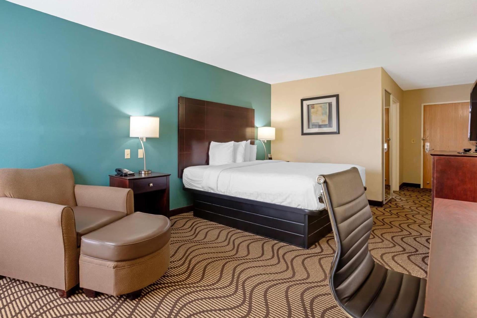 Best Western Plus Lonoke Hotel photo 12