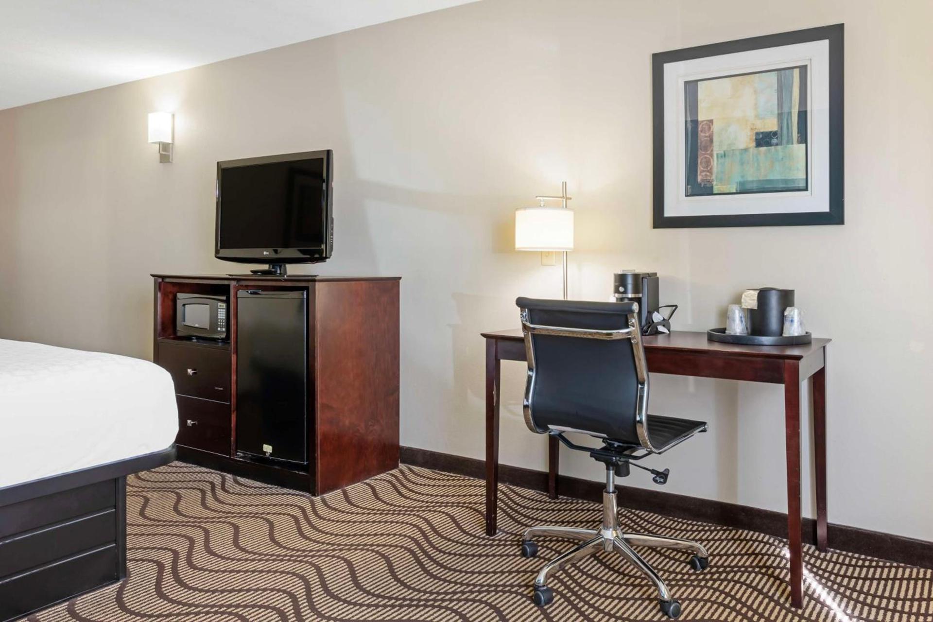Best Western Plus Lonoke Hotel photo 13