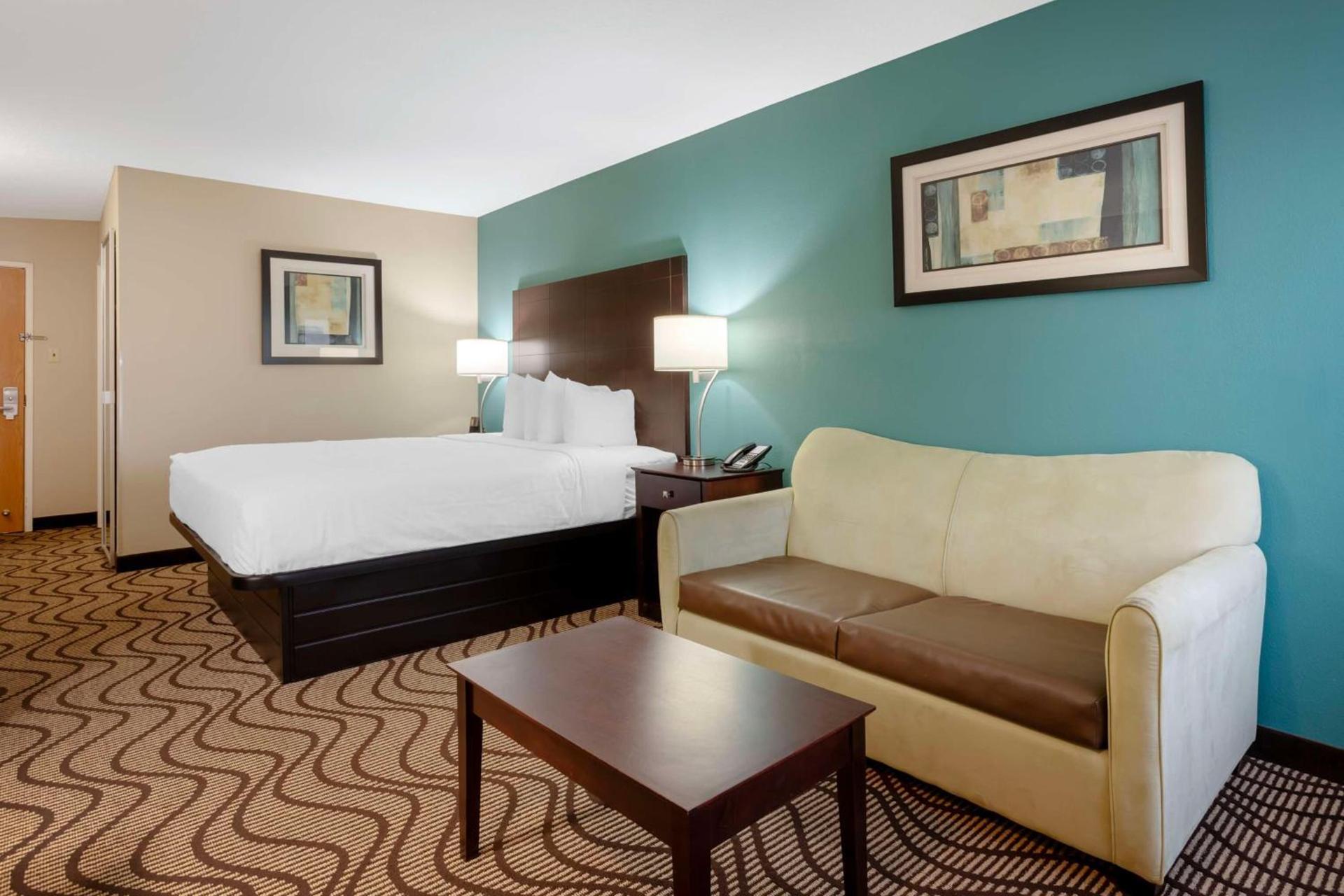 Best Western Plus Lonoke Hotel photo 14